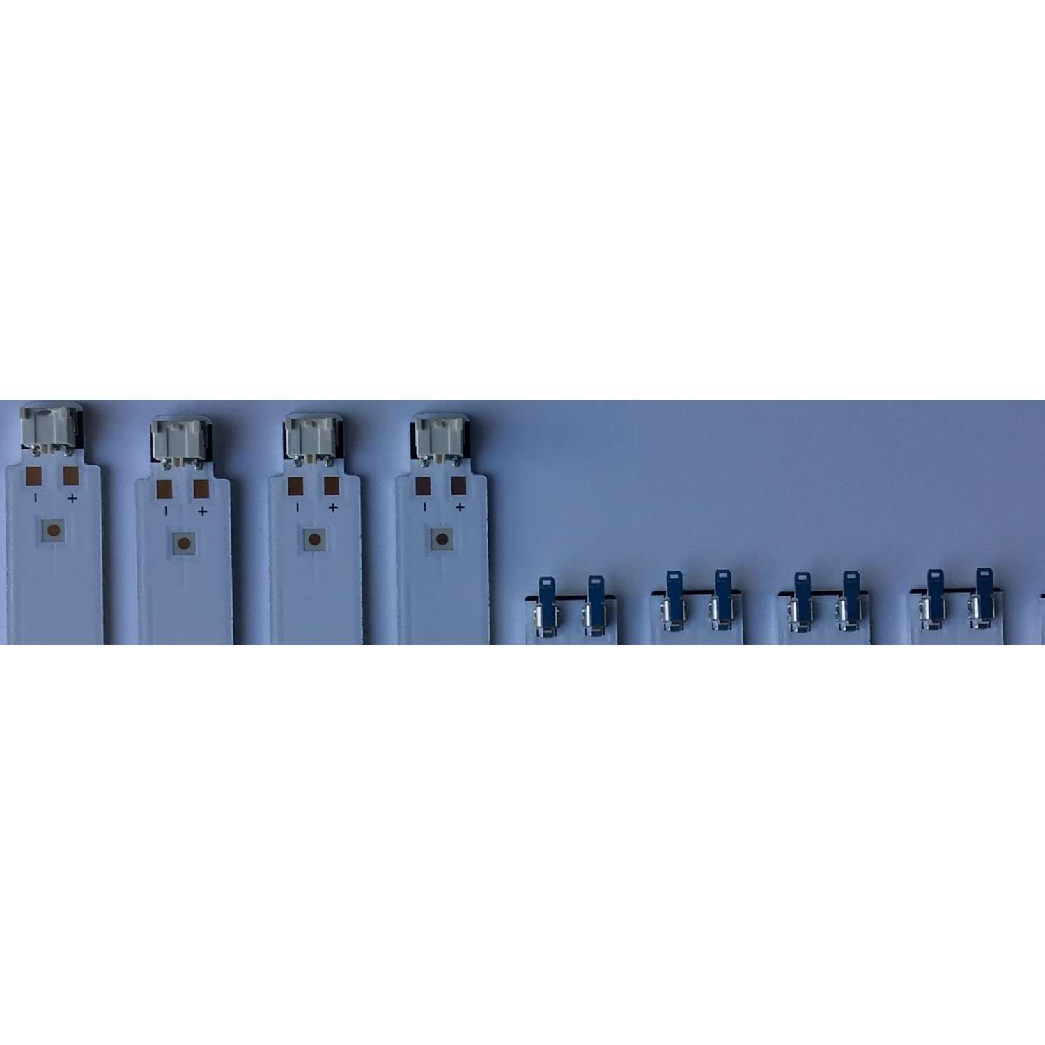KIT DE LEDS ORIGINAL PARA TV SAMSUNG 10 PIEZAS / NUMERO DE PARTE BN96-50475A / BN96-50489A / LM41-00877A / 913A / LM41-00878A / 914A / R1.0_TBD_100_6.5Pi/G0_CFM_L(7)/G0_CFM_R7(1) / L1_TU7K / PANEL CY-BT070HGJV1H / MODELOS UN70TU7000FXZA / UN70TU6980FXZA - Imagen 2