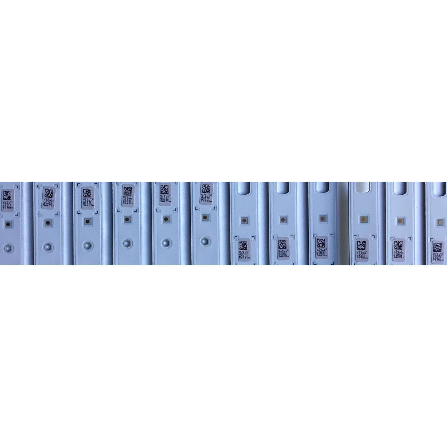 KIT DE LED'S PARA TV SAMSUNG (18 PIEZA) / NUMERO DE PARTE BN96-50455A / BN96-50456A / BN96-50457A / SVC820A09 / R1.0_TCC_100_7PI / LM41-00900A / LM41-00901A / PANEL CY-BT082HGLV3H / MODELOS UN82TU6950FXZA FA01 / UN82TU700D / UN82TU700DFXZA FA01 - Imagen 5