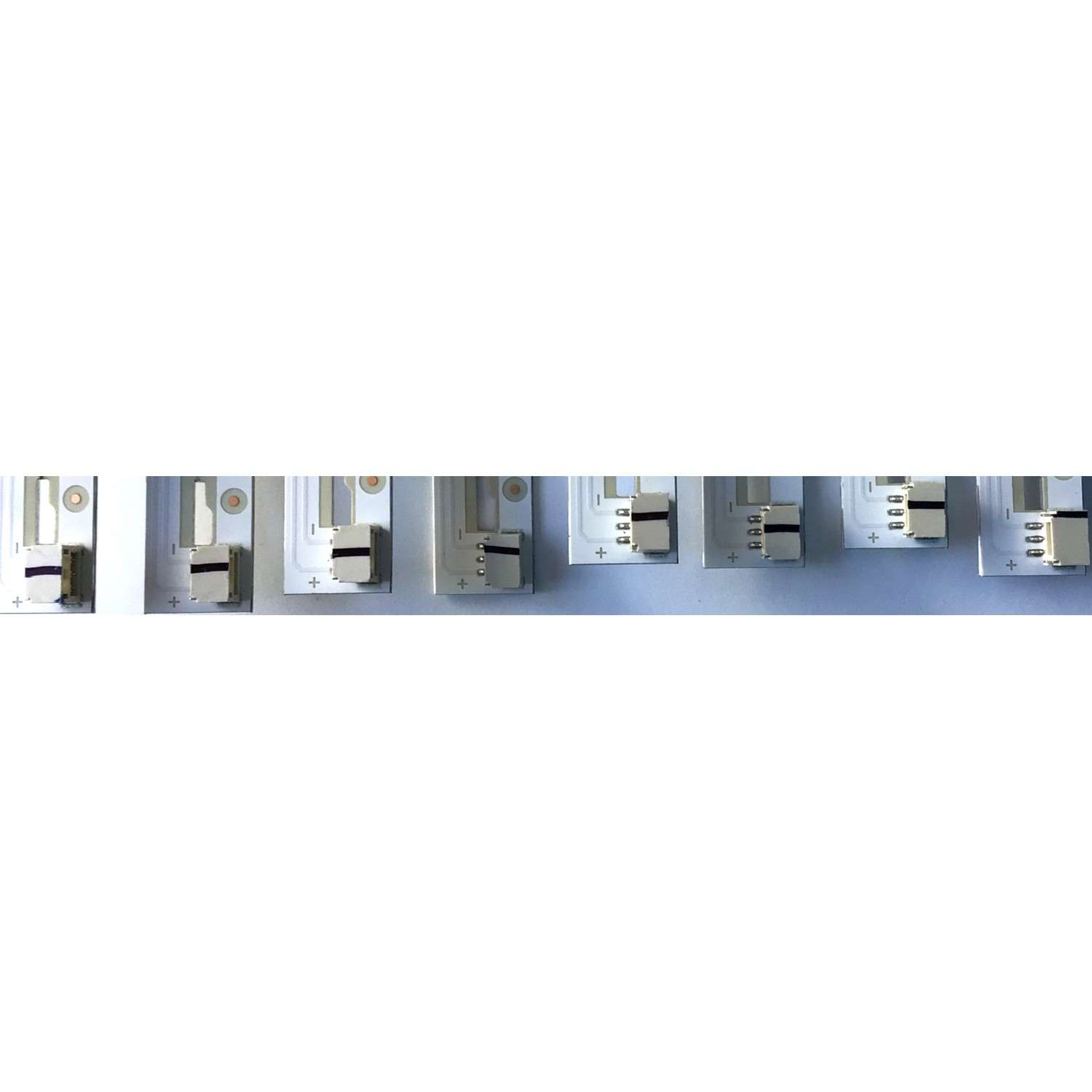 KIT DE LED'S PARA TV TOSHIBA (8 PIEZAS) / NUMERO DE PARTE  T430QCN03.0 / K430WDC1 / 4708-K43WDC-A4113N41 / 471R1P62 / K430WDCRA204 / K430WDC1  A4 / E466169 / AL-01-B / PANEL T430QCN03.0 / MODELO 43LF621U21 - Imagen 2