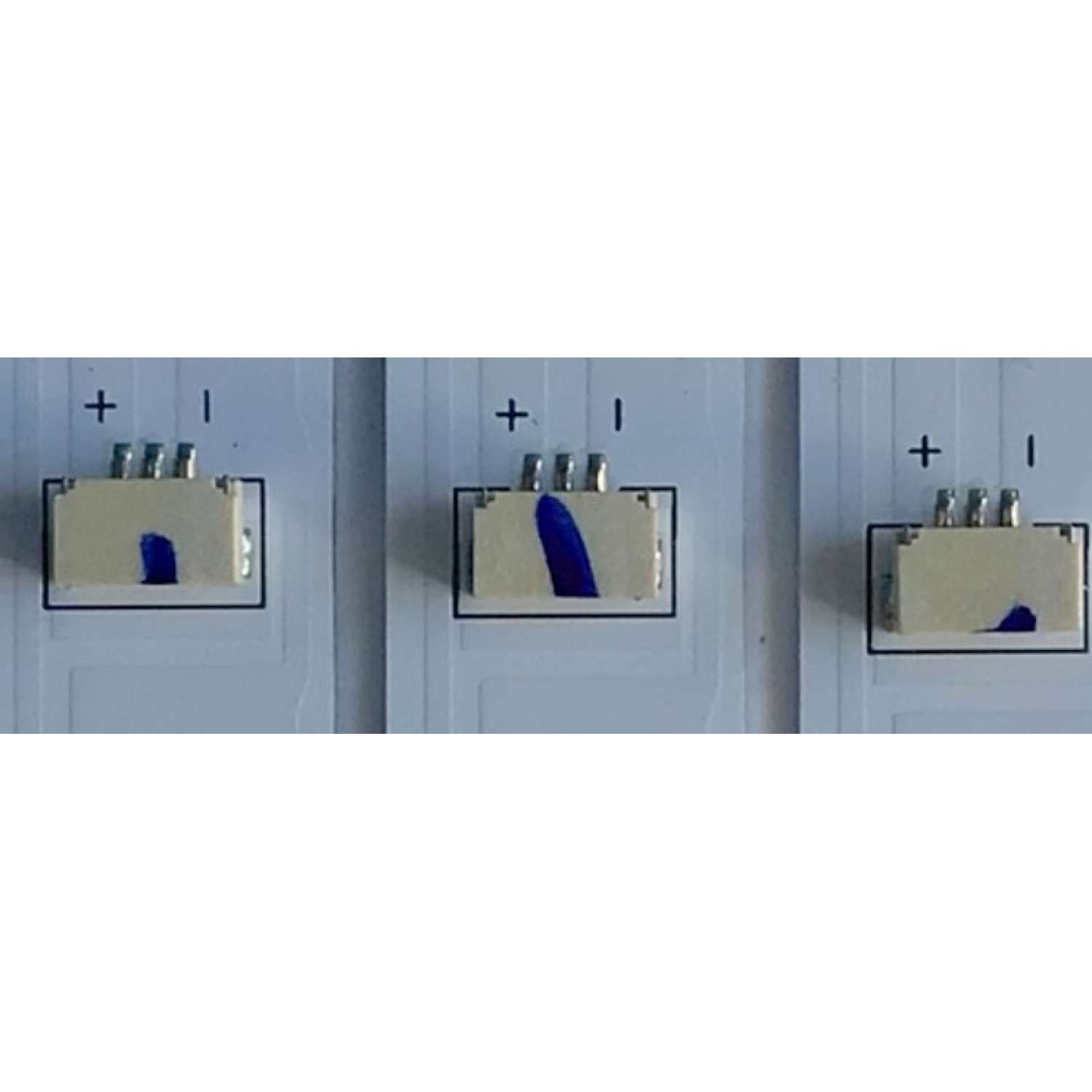 KIT DE LED'S PARA TV HITACHI (3 PIEZAS) / NUMERO DE PARTE  303TC430040 / TCL43D07-ZC62AG-03 / 4C-LB430T-ZC9 / TC430M13 / 200511BF1 / PANEL LVF430PADX E0090 / MODELO 43D33 - Imagen 2