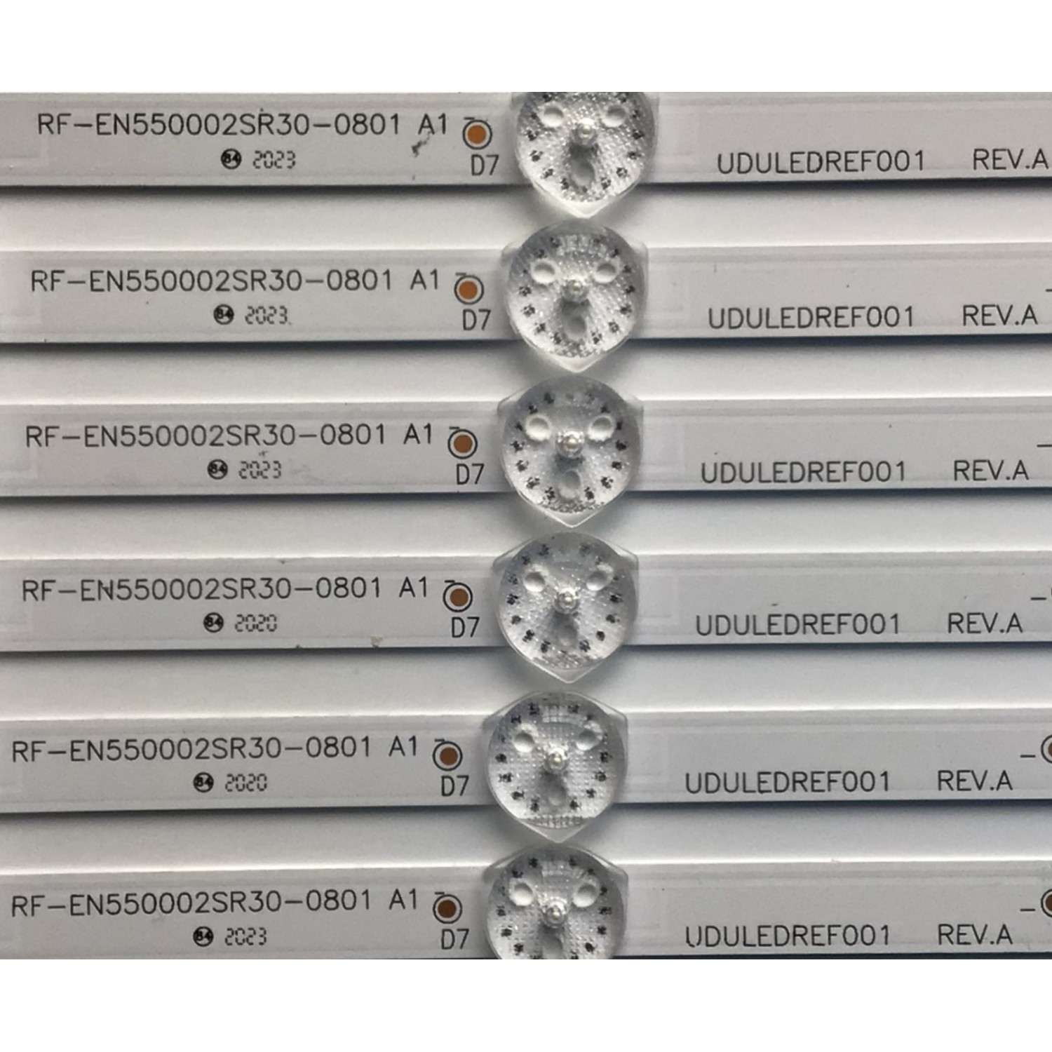 KIT DE LED'S PARA TV PHILIPS ((6 PIEZAS)) / NUMERO DE PARTE UDULEDREF001 / RF-EN550002SR30-0801 / 55W8S1P / UDULEDREF001 REV.A / RF-EN550002SR30-0801 A1 / PANEL HV550QUB / UCFR1XT / UCFR3XT / DISPLAY HV550QUB-F70 REV.2.0 / MODELO 55PFL4864 / 55PFL4756/F7 - Imagen 4