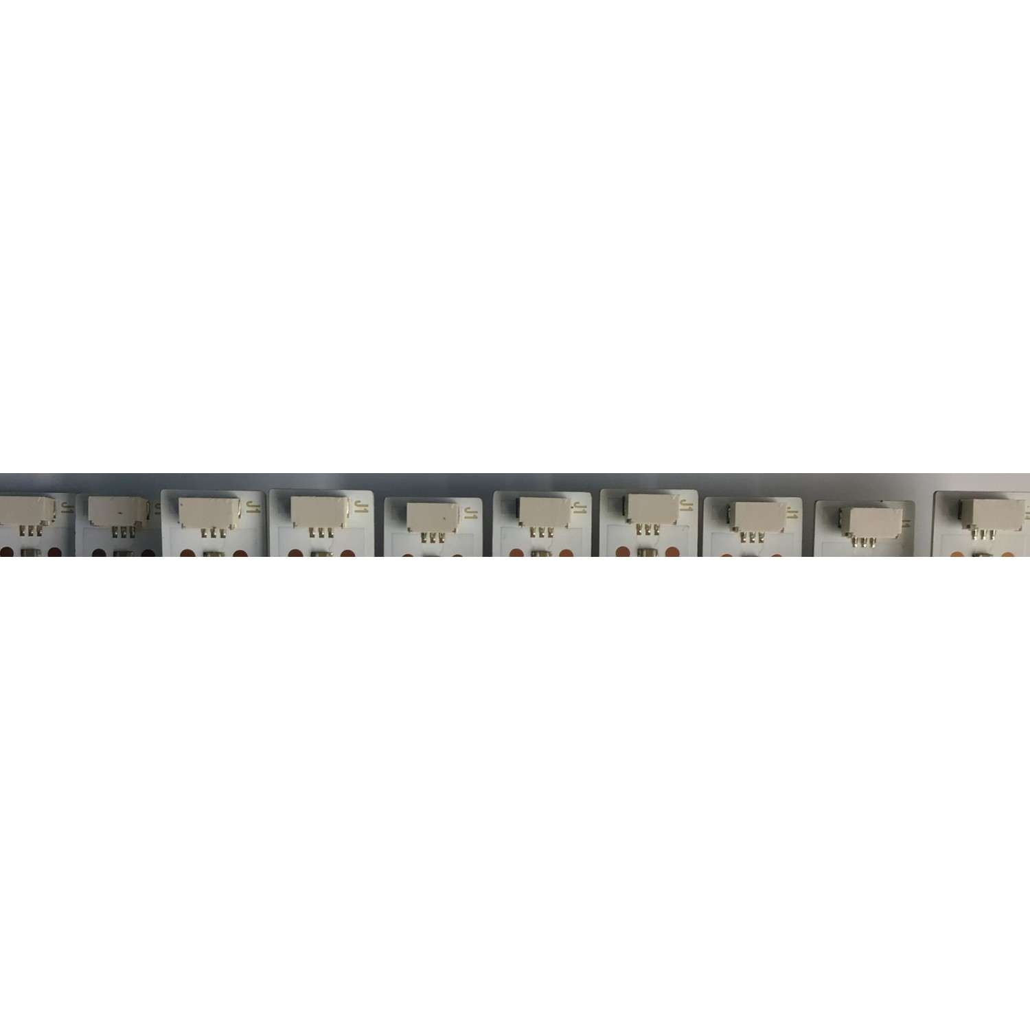 KIT DE LED'S PARA TV TCL (10 PIEZAS) / NUMERO DE PARTE TCL-65D8-3030-8X8EA / TCL-65D8-3030-8X8EA-A-LX20190328.VER.2 / 4C-LB6508-YH / PANEL LVU650NEBL CD9W10 / MODELOS 65S525 / 65S4 - Imagen 4