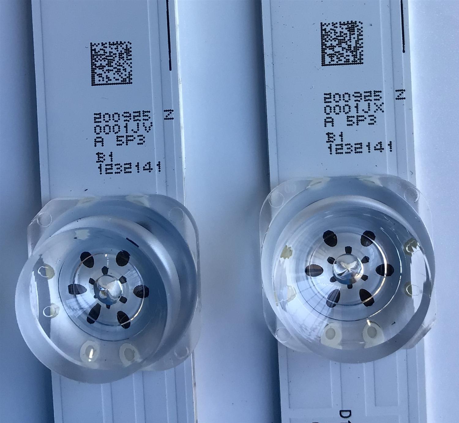 KIT DE LED'S PARA TV HISENSE (2 PIEZAS) / NUMERO DE PARTE HD425X1U81-T0L3+2019110801+SVH425A11 / ZD_SSC_D425_2X14_01_ RFE30_V1.2_20191108 / HIP7.820.150 / 1232141 / E466169 / PANEL HD425X1U51-T0L3/S0/GM/R0H / MODELO 43R6090G5 - Imagen 5