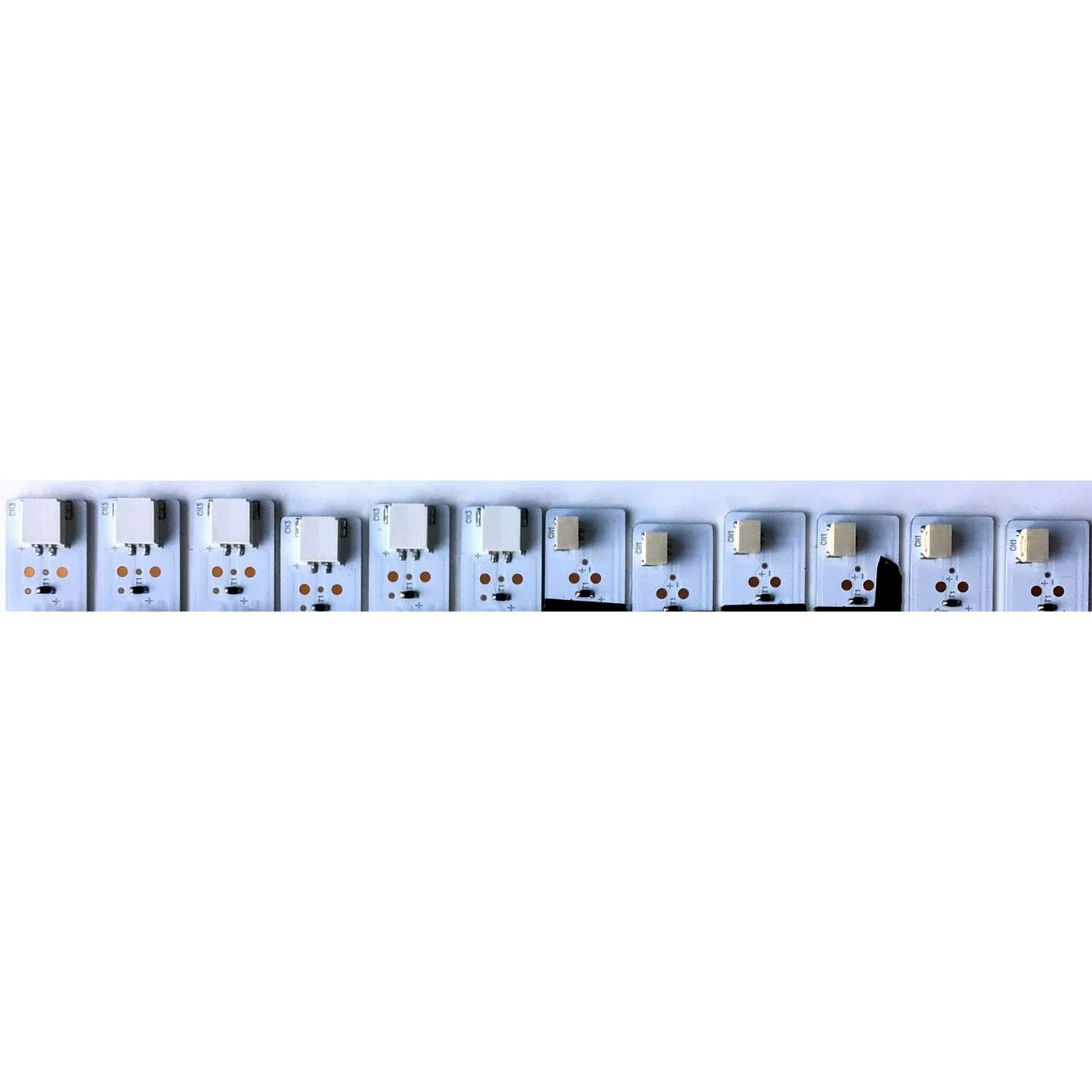  KIT DE LED'S PARA TV SHARP / VIZIO (12 PIEZAS) / NUMERO DE PARTE LB7000D / LB7000D V0_00 / LB7000D V1_00 / PANEL SD700DUS-4 / MODELOS 4T-C70BK2UD / V705-G3  LFTRYSLW - Imagen 3