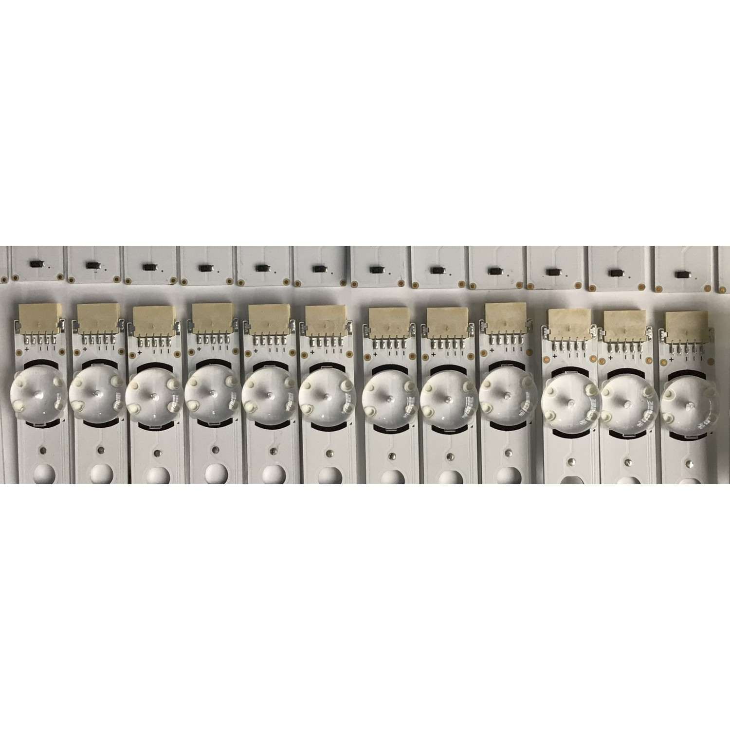 KIT DE LED'S PARA TV LG (60 PIEZAS) / EAV64593201 / EAV64593301 / SSC_Y19 SLIMDRT_A_86SM90_S / SSC_Y19 SLIMDRT_B_86SM90_S / SSC_Y19 SLIMDRT_A_86SM90_REV00_190122 / SSC_Y19 SLIMDRT_B_86SM90_REV00_190122 / PANEL NC86DQD / MODELOS 86NAN090UNA / 86SM9070PUA - Imagen 4