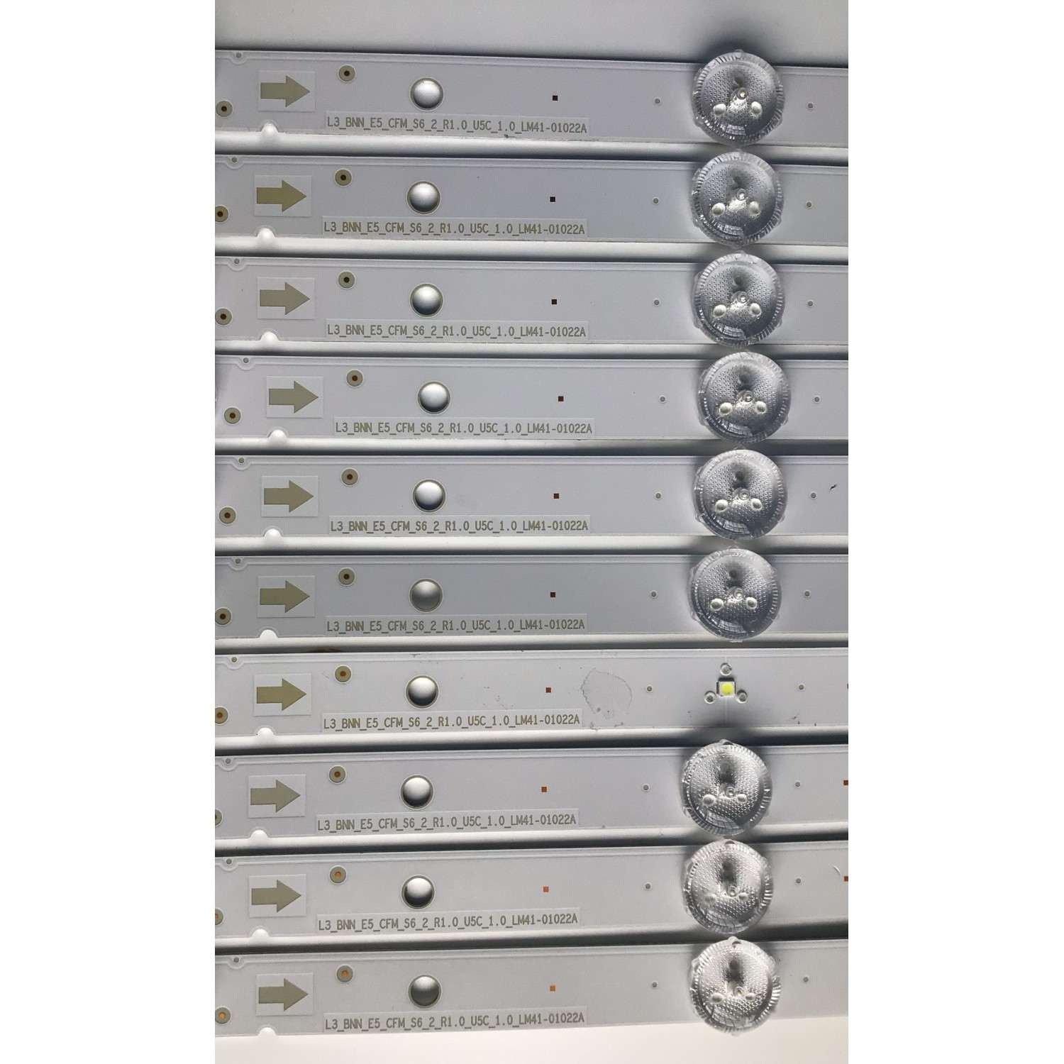 KIT DE LED'S PARA TV SONY (10 PIEZAS) / NUMERO DE PARTE L3_BNN_E5_CFM_S6_2_R1.0_U5C_1.0 / LM41-01022A / BC-H 94V-0 / U723 Z / PANEL YSAF055CNO01 / MODELO XBR-55X800H / XBR55X800H - Imagen 2