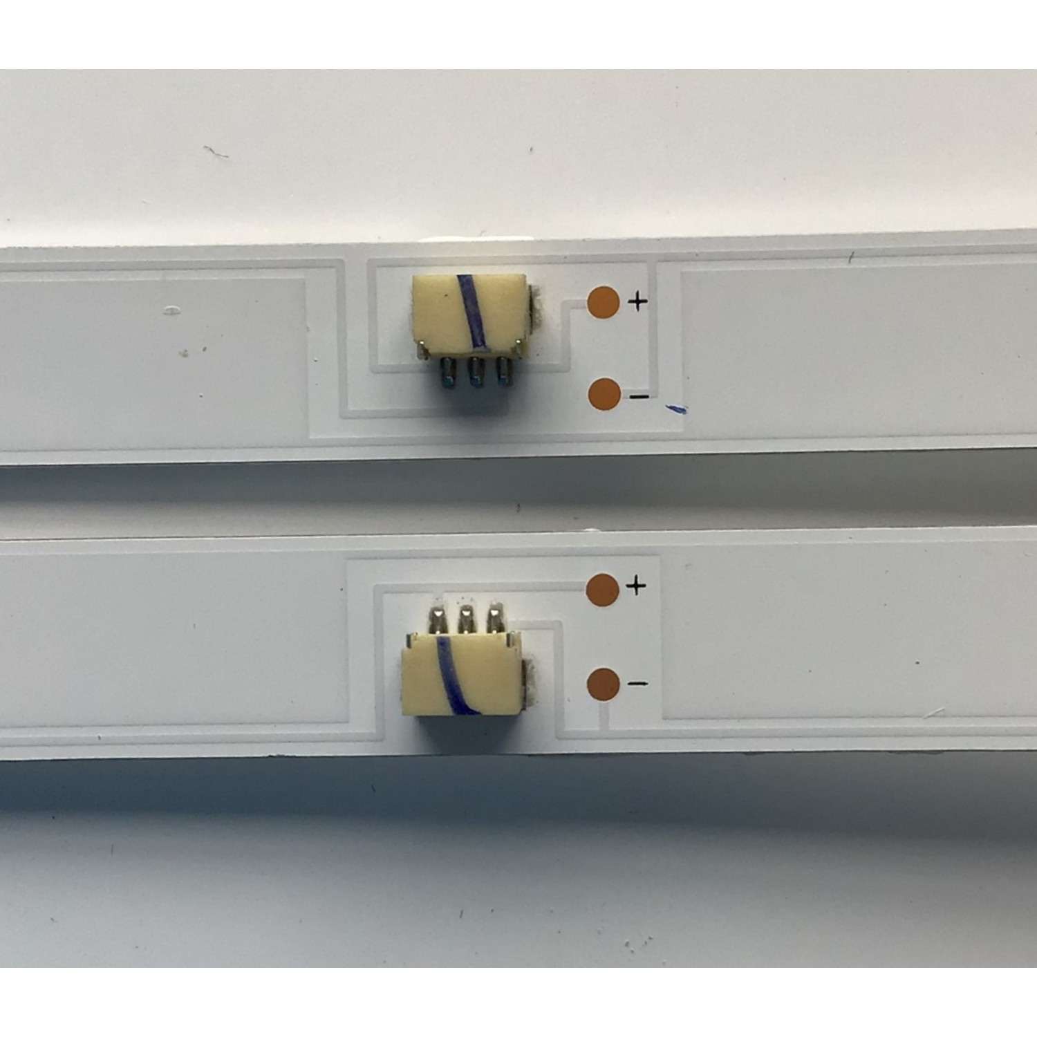  KIT DE LED'S PARA TV TOSHIBA (2 PIEZAS) / NUMERO DE PARTE K320WDC1 / 4708-K32WDC-A1113N71 / 4708-K32WDC-A1113N61 / 471R1P53 / 25909A / PANEL K320WDCRA-HN2004A / MODELO 32LF221U21 / TF-32A710U21 - Imagen 5