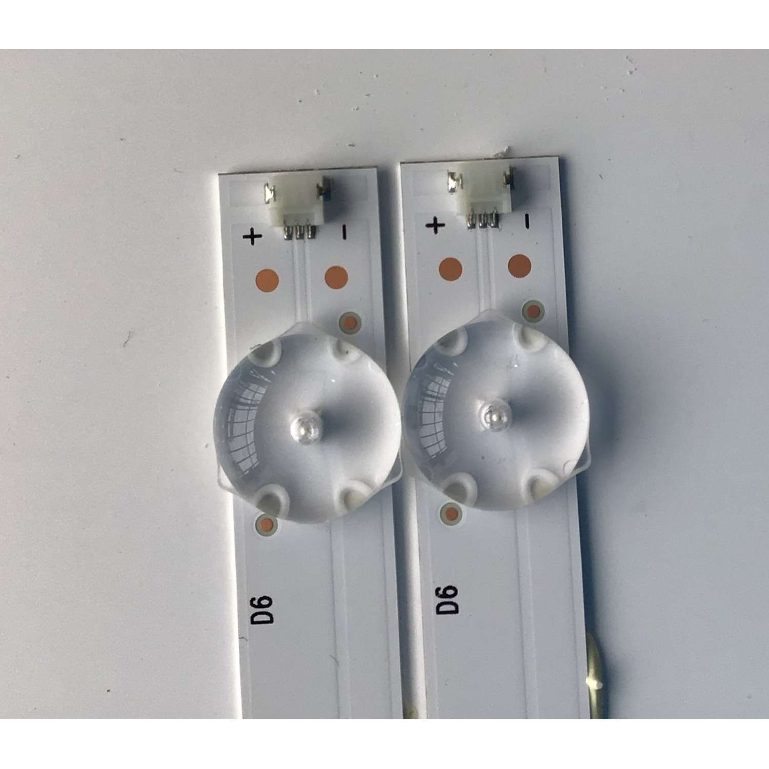 KIT DE LED'S PARA TV VIZIO (2 PIEZAS) / NUMERO DE PARTE F32VZ3030T020694P / SSC-F32VZ3030T020694P-REV1.2 AD / 70401-01137 / SVB20F20 / PANEL BOEI320WU1 / MODELO D32F-G4 - Imagen 4