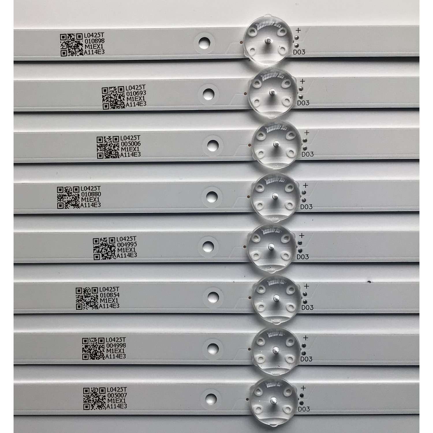 KIT DE LED'S PARA TV TOSHIBA (8 PIEZAS) / NUMERO DE PARTE SVK430AF1_WICOP_REV04_4LED_20190117 / L0425T / M1EX1 / A114E3 / PANEL K430WDRD / MODELO TF-43A810U21 - Imagen 3