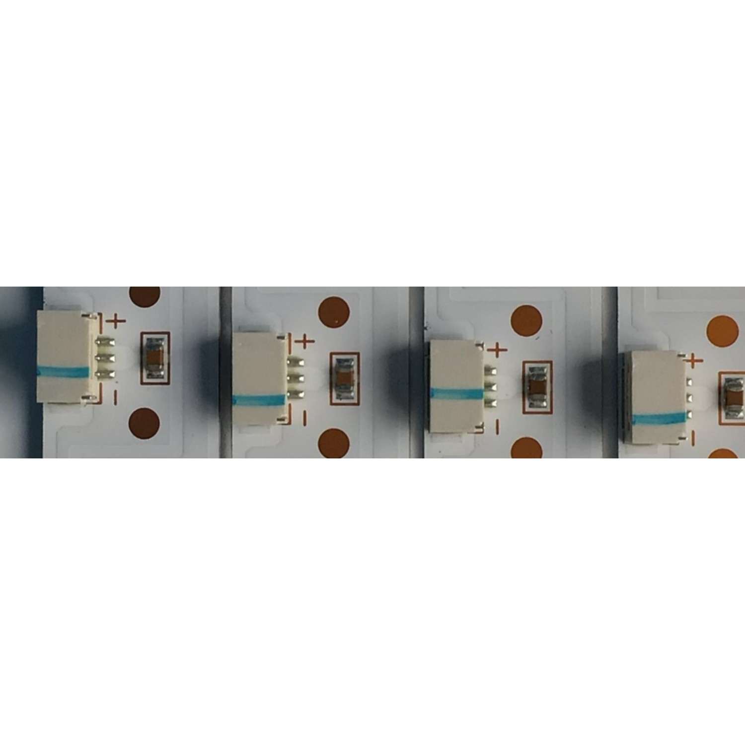 KIT DE LED'S PARA TV TCL (4 PIEZAS) / NUMERO DE PARTE GIC65LB105_3030F2.1D / GIC65LB105_3030F2.1D_V07_20200709 / 4C-LB6512-ZM05J / PANEL LVU650NDEL / MODELO 65S435 / 65S434 / 65S431 - Imagen 4