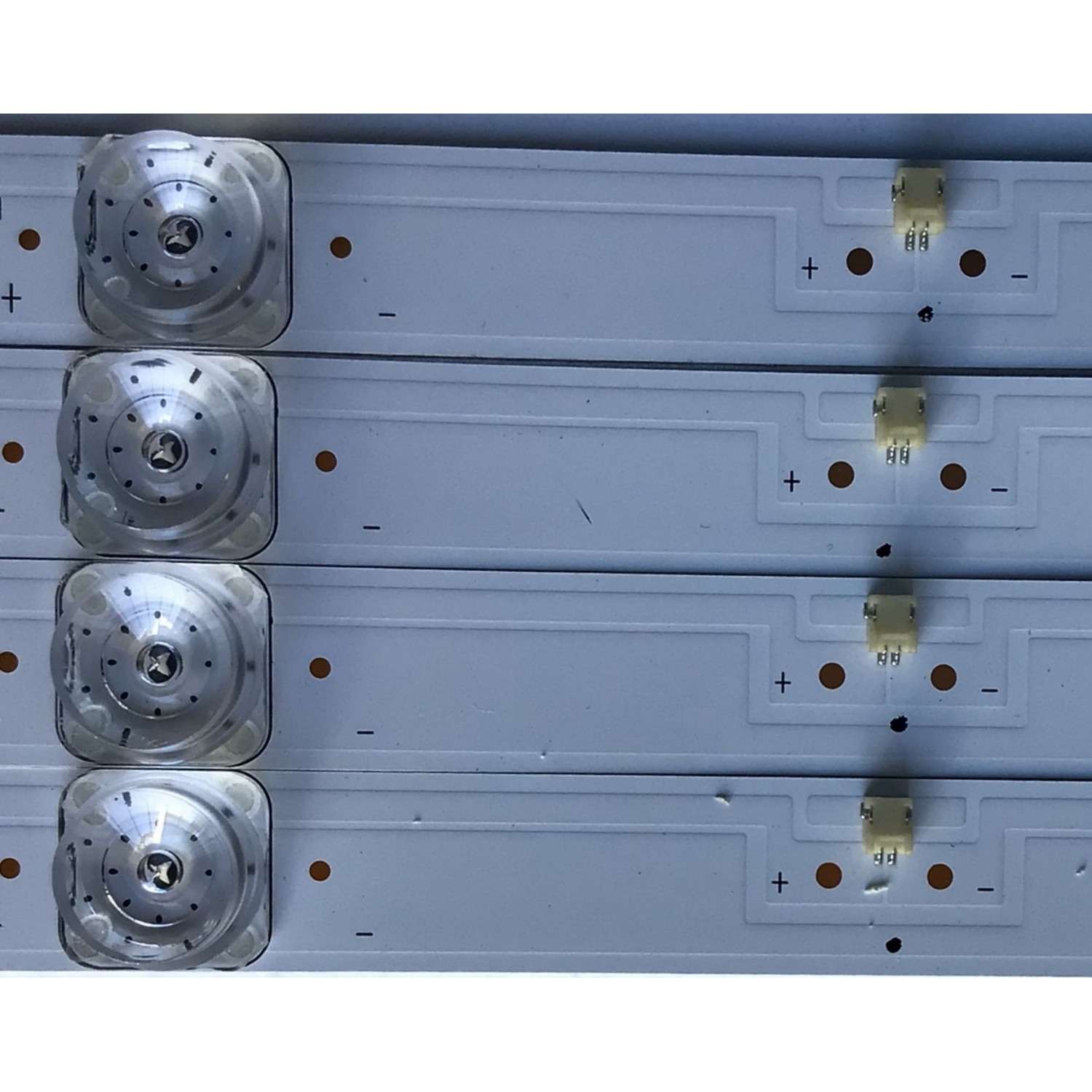 KIT DE LEDS PARA TV ELEMENT ORIGINAL 4 PIEZAS / NUMERO DE PARTE 20180130 / 3P50TA001-A3 / 112600141-YC00 / 0350TA002 / PANEL T500-TAF-DLED / MODELO E25W5018 - Imagen 3
