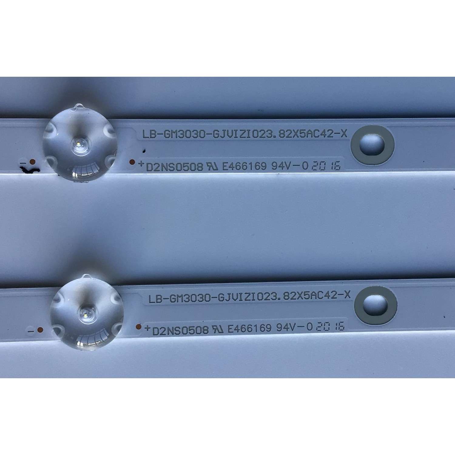KIT DE LED'S PARA TV VIZIO (2 PIEZAS) / NUMERO DE PARTE LB-GM3030-GJVIZIO23.82X5AC42-X / 210BZ05D0B338BS01X / LB-GM3030-GJVIZIO23.82X5AC42-Y / PANEL TPT240B2 / MODELO D24F-G1 - Imagen 3