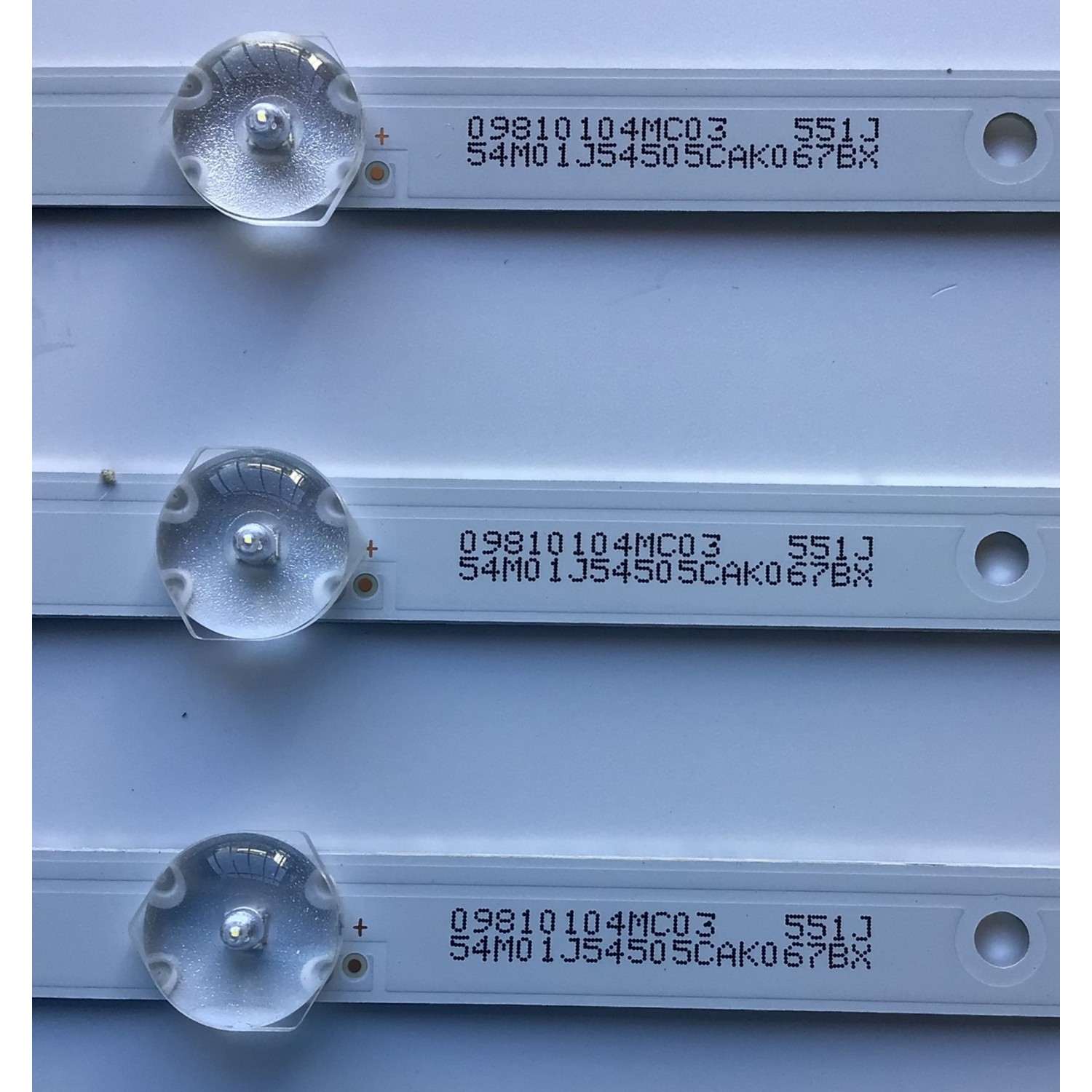 KIT DE LED'S PARA TV INSIGNIA (3 PIEZAS) / NUMERO DE PARTE SSC-BX403030T030799R / SSC-BX403030T030799R-REV1.1 / PE5P-551J-2-K / 09810104MC03 / PANEL V400HJ6-PE1 / MODELO NS-40D510NA21 - Imagen 2