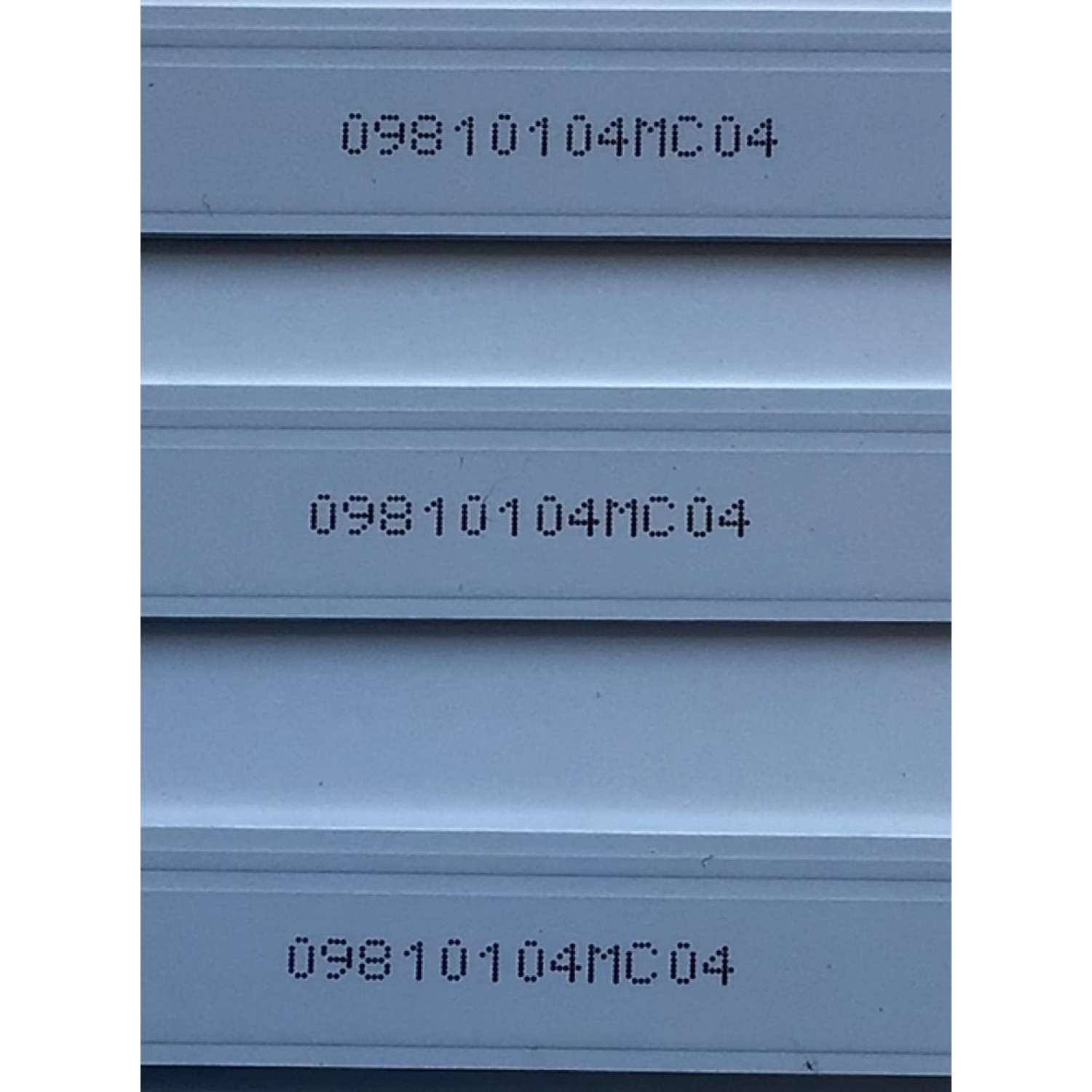 KIT DE LED'S PARA TV SAMSUNG (3 PIEZAS) / NUMERO DE PARTE SSC_SS32_3X5_2W_MCPCB / SSC_SS32_3X5_2W_MCPCB  12mm_V0 / 09810104MC04 / KE4P-64B0-2-B / PANEL T320HVN05-4 / MODELO UN325300AFXZA - Imagen 2