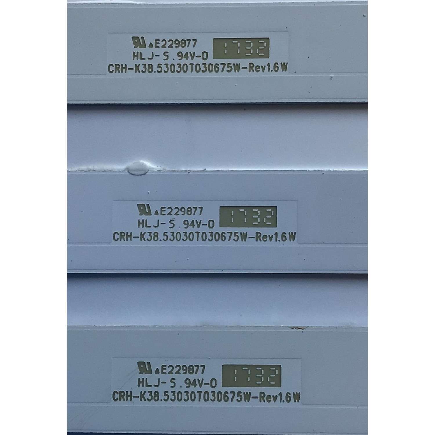 KIT DE LED'S PARA TV ELEMENT (3 PIEZAS) / NUMERO DE PARTE CRH-K38.53030T030675W / CRH-K38.53030T030675W-REV1.6W / M01Y158J26PQR1780K / 208708.2 / PANEL CN385CN7520 / MODELO ELSW3917BF - Imagen 4