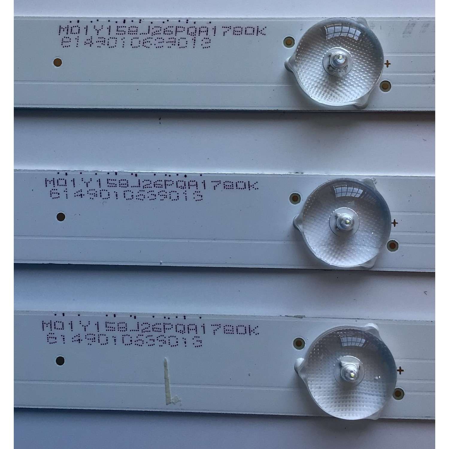 KIT DE LED'S PARA TV ELEMENT (3 PIEZAS) / NUMERO DE PARTE CRH-K38.53030T030675W / CRH-K38.53030T030675W-REV1.6W / M01Y158J26PQR1780K / 208708.2 / PANEL CN385CN7520 / MODELO ELSW3917BF - Imagen 3