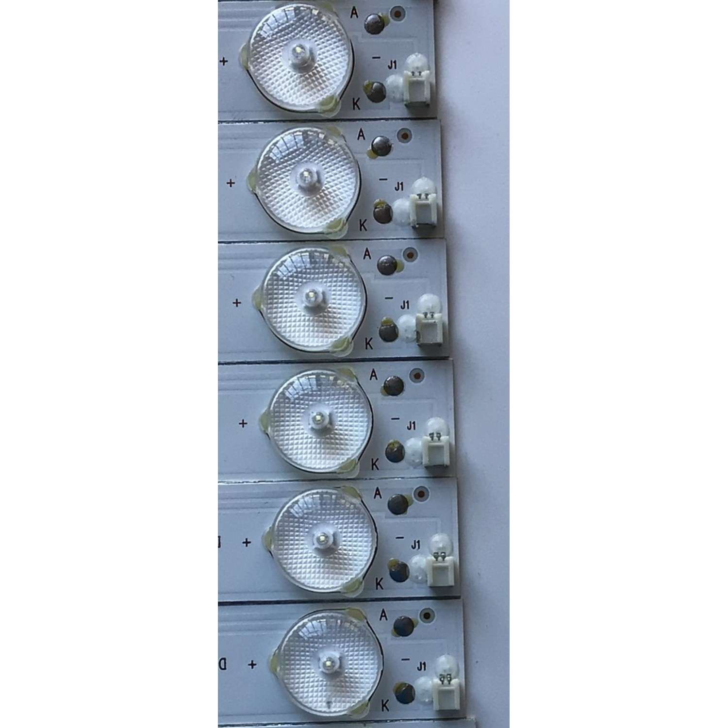 KIT DE LED'S PARA TV WESTINGHOUSE (12 PIEZAS) / NUMERO DE PARTE 303TH550067 / TFMT55D07-ZC21AG-02 / TH550M17 / 910-550-1047 / PANEL T550-DXA-DLED / MODELO WD55FB1530 - Imagen 4