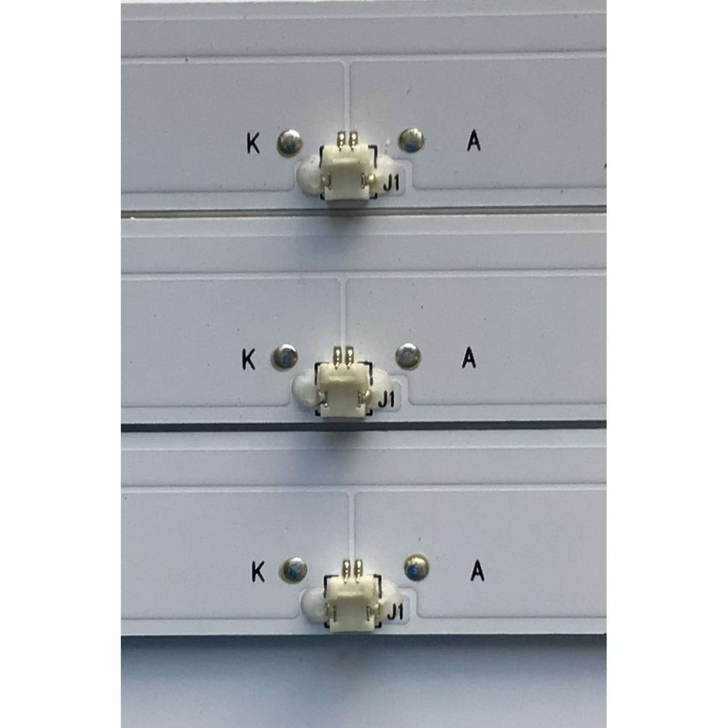 KIT DE LED'S PARA TV ELEMENT (3 PIEZAS) / NUMERO DE PARTE 303TH395039 / TFMT395D07-ZC23AG-04 / TH395M08 / PANEL T395-T6F-DLED / MODELO E25W3918 - Imagen 4