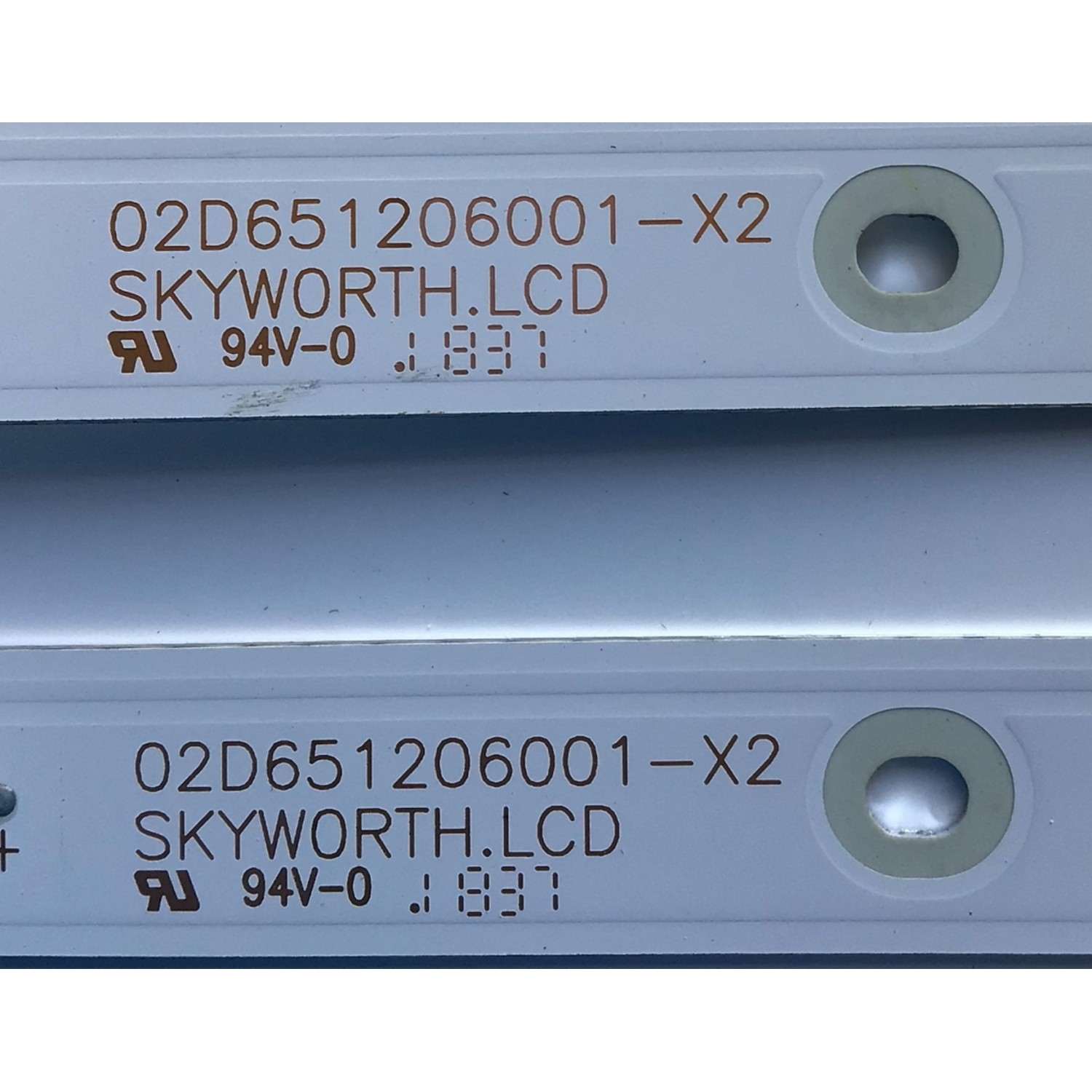 KIT DE LED'S PARA TV ELEMENT (2 PIEZAS) / NUMERO DE PARTE 02D651206001-X2 / A050132GD1000001 / YAL13-00630300-92 / 14AHT7F3W47 / PANEL CV320H1-F01 / MODELOS ELEFW328C / ELEFW328C  M8P0H - Imagen 3