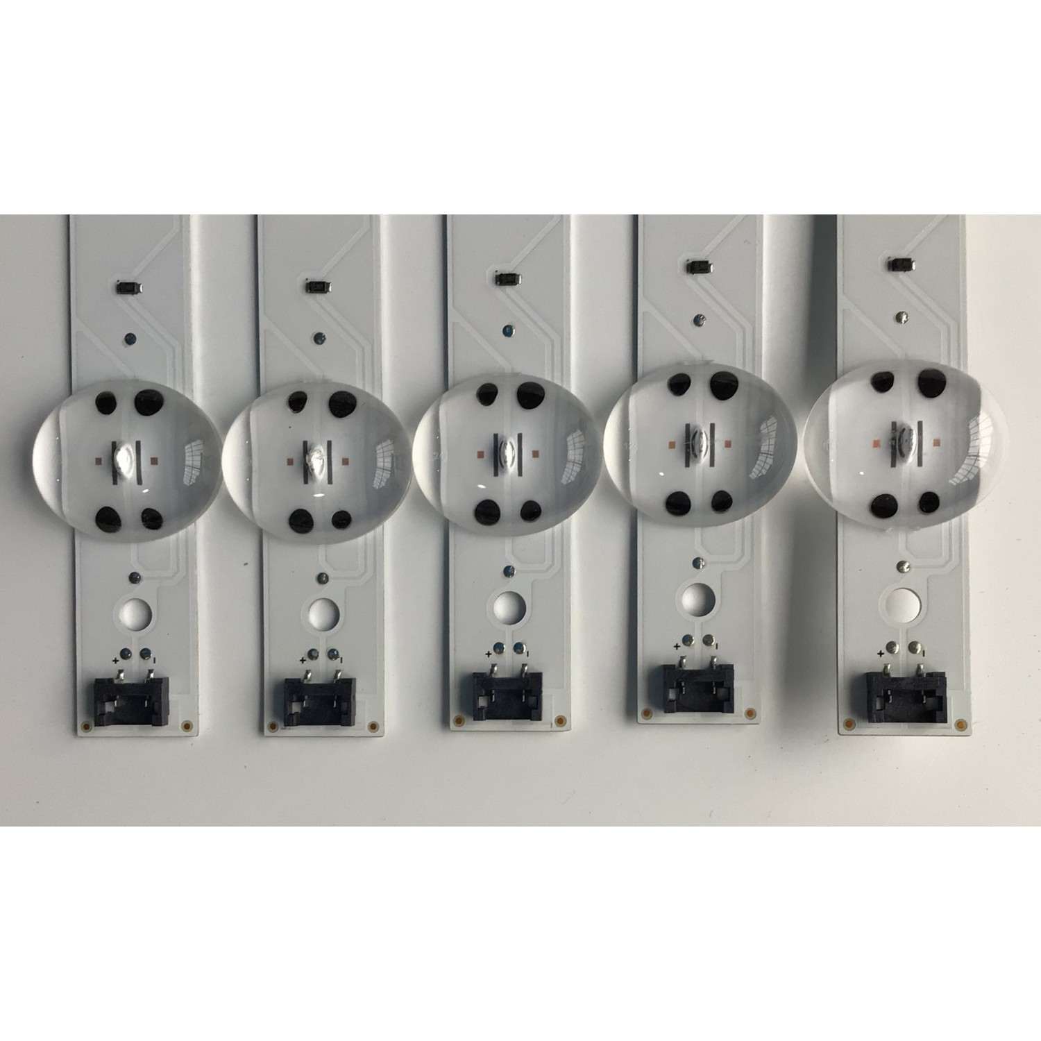 KIT DE LED'S PARA TV LG (5 PIEZAS) / NUMERO DE PARTE EAV64492501 / SSC_Y19_TRIDENT_70UM73_S / SSC_Y19_TRIDENT_70UM73_REV00_181016 / PANEL NC700DQE-VSHX1 / MODELOS 70UM6970PUA / 70UM6970PUA.BUSMLOR / 70UM7370PUA.BUSMLJR - Imagen 4