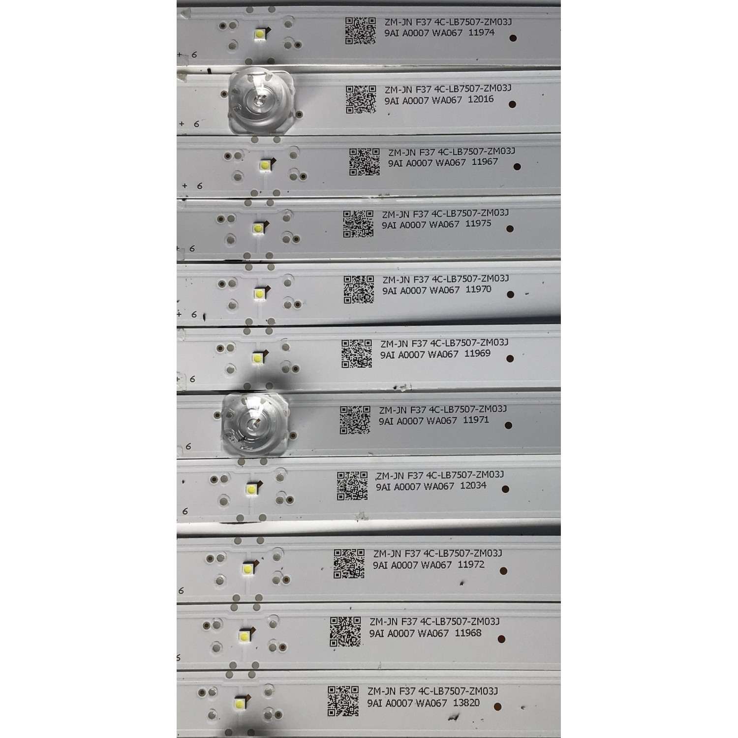 KIT DE LED'S PARA TV TCL (12 PIEZAS) / NUMERO DE PARTE GIC75LB08 / GIC75LB08_3030F2.1D_V1.1_20181016 / 4C-LB7507-ZM03J / E466169 / PANEL  LVU750NDBL-CD9W04 / MODELOS 75S425 / 75S421 / 75S423 / 75S425LACA / 75S425LBCA / 75S425LGBA - Imagen 2