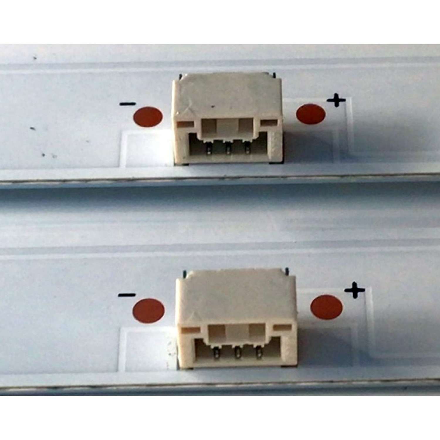 KIT DE LED'S PARA TV INSIGNIA (2 PIEZAS) / NUMERO DE PARTE M08-BD23630-0401N-3689A / YCBDXYCB / PXD4CB / SCBDX51 / 70401-001005 / PANEL BOEI236WX1 / MODELO NS-24D310NA19 / NS-24D310NA21 - Imagen 4