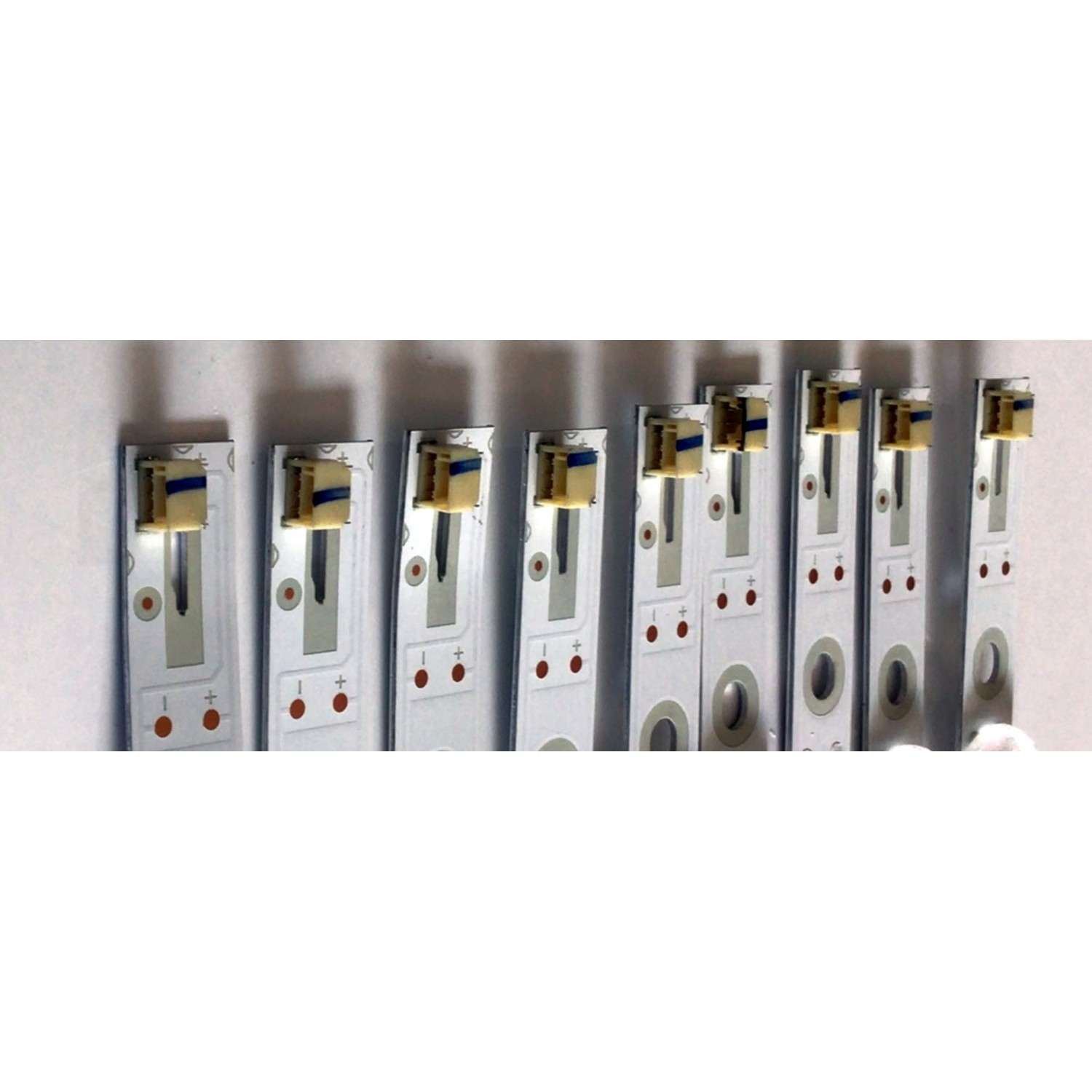 KIT DE LEDS PARA TV TOSHIBA ORIGINAL 9 PIEZAS / NUMERO DE PARTE K500WDC2 A4 / 4708-K50WDC-A4113N01 / 471R1P53 / 1109X5-500R4021 / K500WDCRA 20C398 / ROHS 25871A / PANEL T500QVN03.7 / MODELO 50LF621U21 / PN50951-22U - Imagen 2