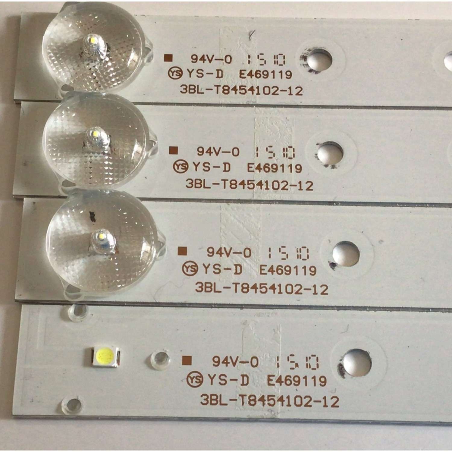 KIT DE LED'S PARA TV SCEPTRE (4 PIEZAS) / NUMERO DE PARTE 3BL-T8454102-12 / 2301043K700010 / JS-MY24FKKD-0013 / PANEL LC430EGY(SH)(M1) / MODELOS U43 / U43 LMIV58AA - Imagen 2