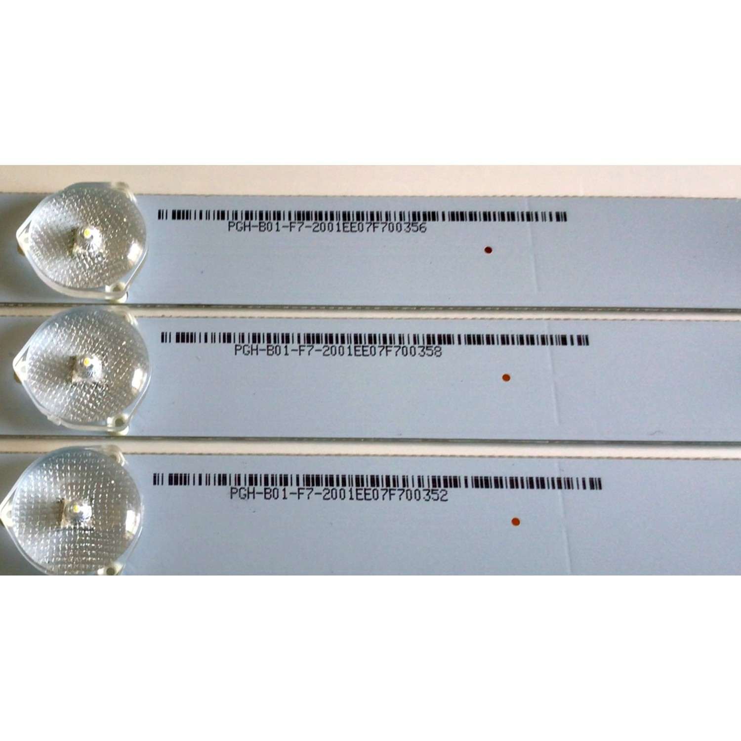 KIT DE LED'S PARA TV INSIGNIA (3 PIEZAS) / NUMERO DE PARTE IC-B-HWBB32D382 / 570202000528 / PGH-B01-F7+009 / PANEL SM315TCA10 D0307  / MODELO NS-32D311NA15 - Imagen 3