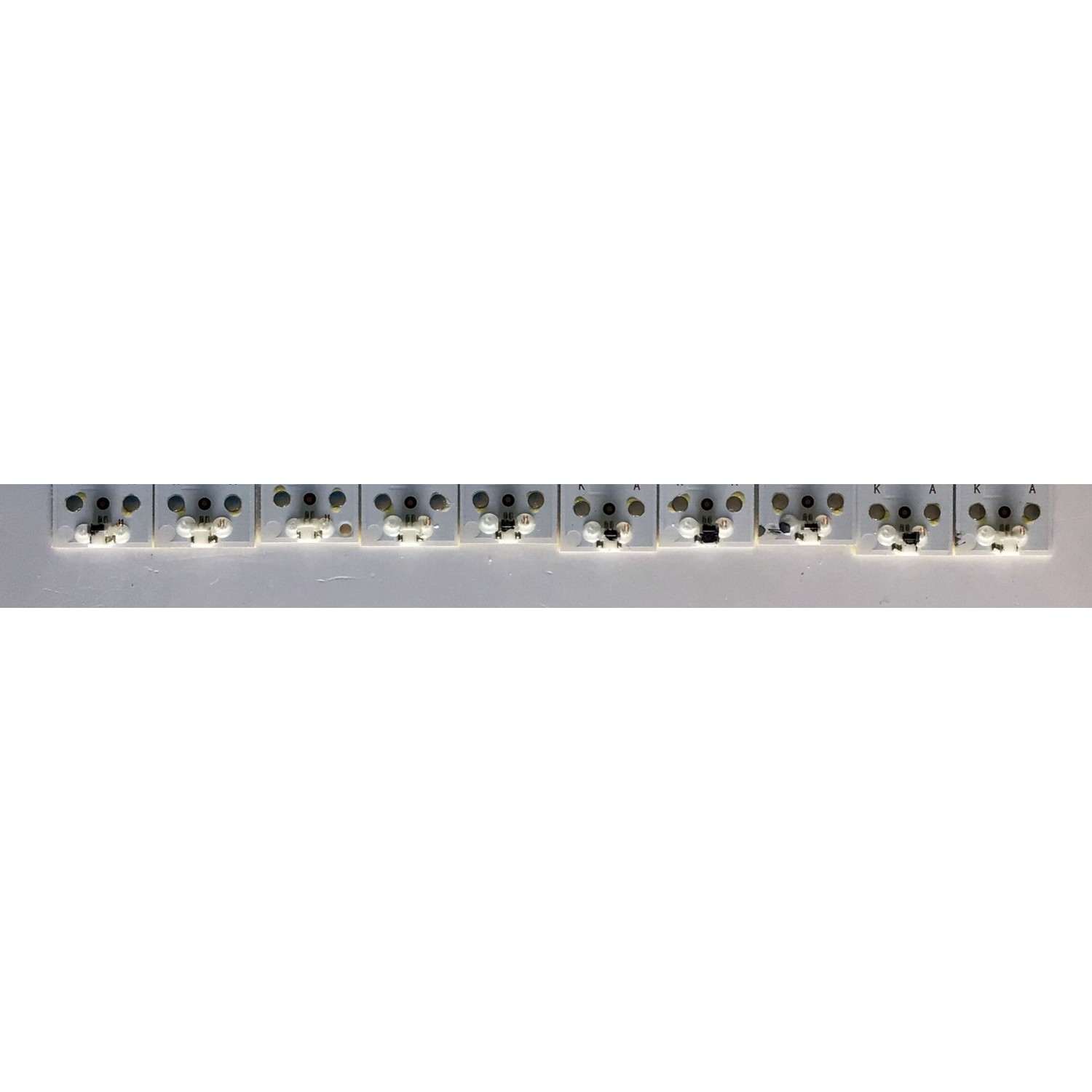 KIT DE LED'S PARA TV ELEMENT (10 PIEZAS) / NUMERO DE PARTE 303TH500052 / TFGJ50D05-ZC14FG-05 / TH500M22 / 910-500-1047 / PANEL T500-16A-DLED / MODELOS ELST5016S / ELST5016S B6A2M / C6A2M / C6A9M / D6A2M / ELST5016S E6A9M / E6C0M / F6C0M / G6C0M - Imagen 2
