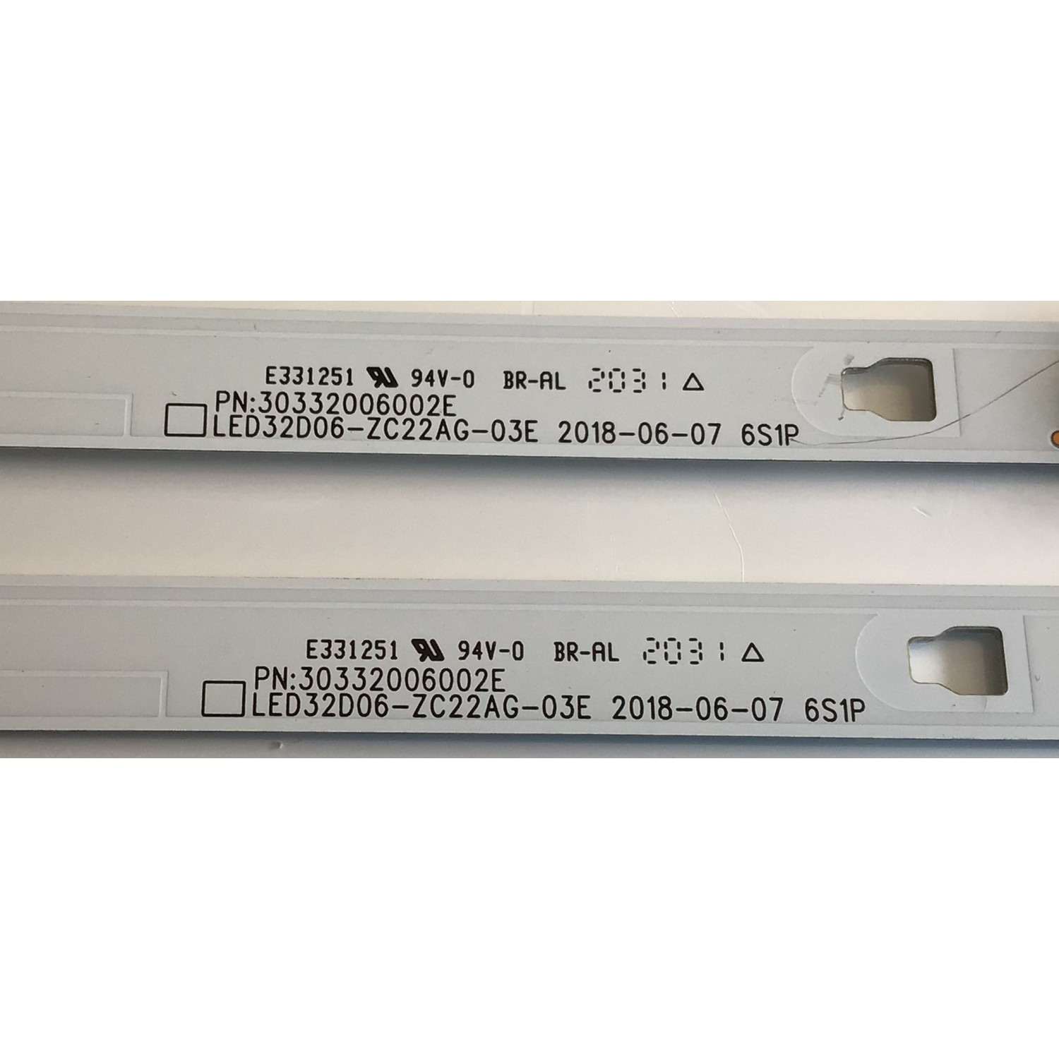 KIT DE LED´S PARA TV ONN ((2 PIEZAS)) / NUMERO DE PARTE 32000M16 / LED32D06-ZC22AG-03 / 30332006002 / LED32D06-ZC22AG-03D / 30332006002D / LED32D06-ZC22AG-03E / 30332006002E / LSC320AN09-H / V320BJ8-Q01 / MODELO 100012589 / E1AA32R / LT-32MAW205 / 32RC23 - Imagen 4