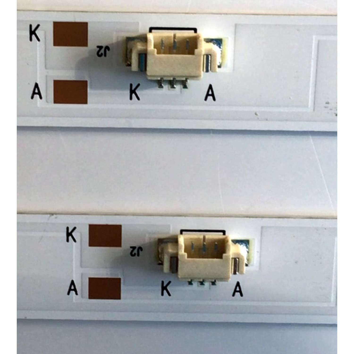KIT DE LED´S PARA TV ONN ((2 PIEZAS)) / NUMERO DE PARTE 32000M16 / LED32D06-ZC22AG-03 / 30332006002 / LED32D06-ZC22AG-03D / 30332006002D / LED32D06-ZC22AG-03E / 30332006002E / LSC320AN09-H / V320BJ8-Q01 / MODELO 100012589 / E1AA32R / LT-32MAW205 / 32RC23 - Imagen 3