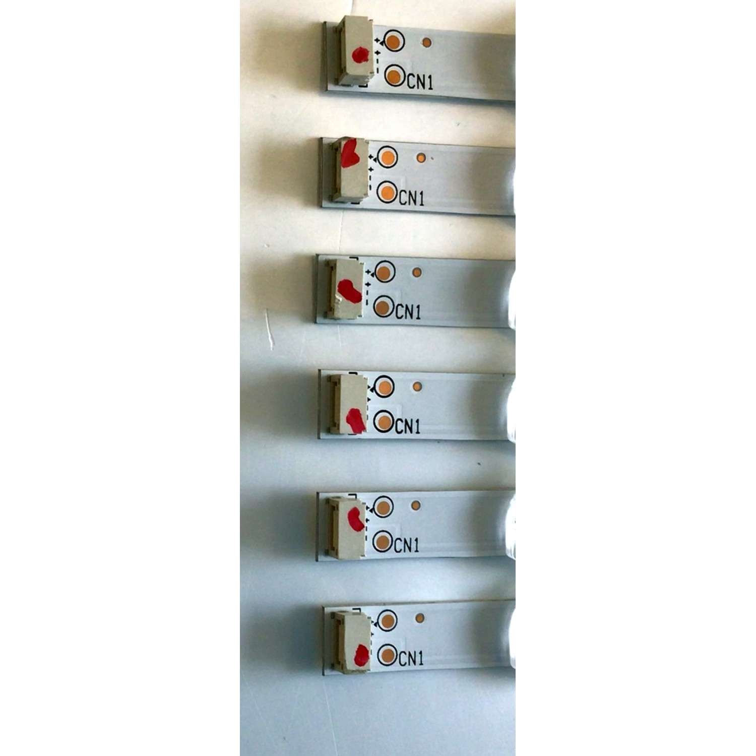 KIT DE LED'S PARA TV PHILIPS / (6 PIEZAS) / NUMERO DE PARTE UDULEDREF004 / RF-EN500002SR30-0701  A0 / UDULEDREF004  REV.A / 50W7S1P / MODELO 50PFL5604/F7  A - Imagen 4