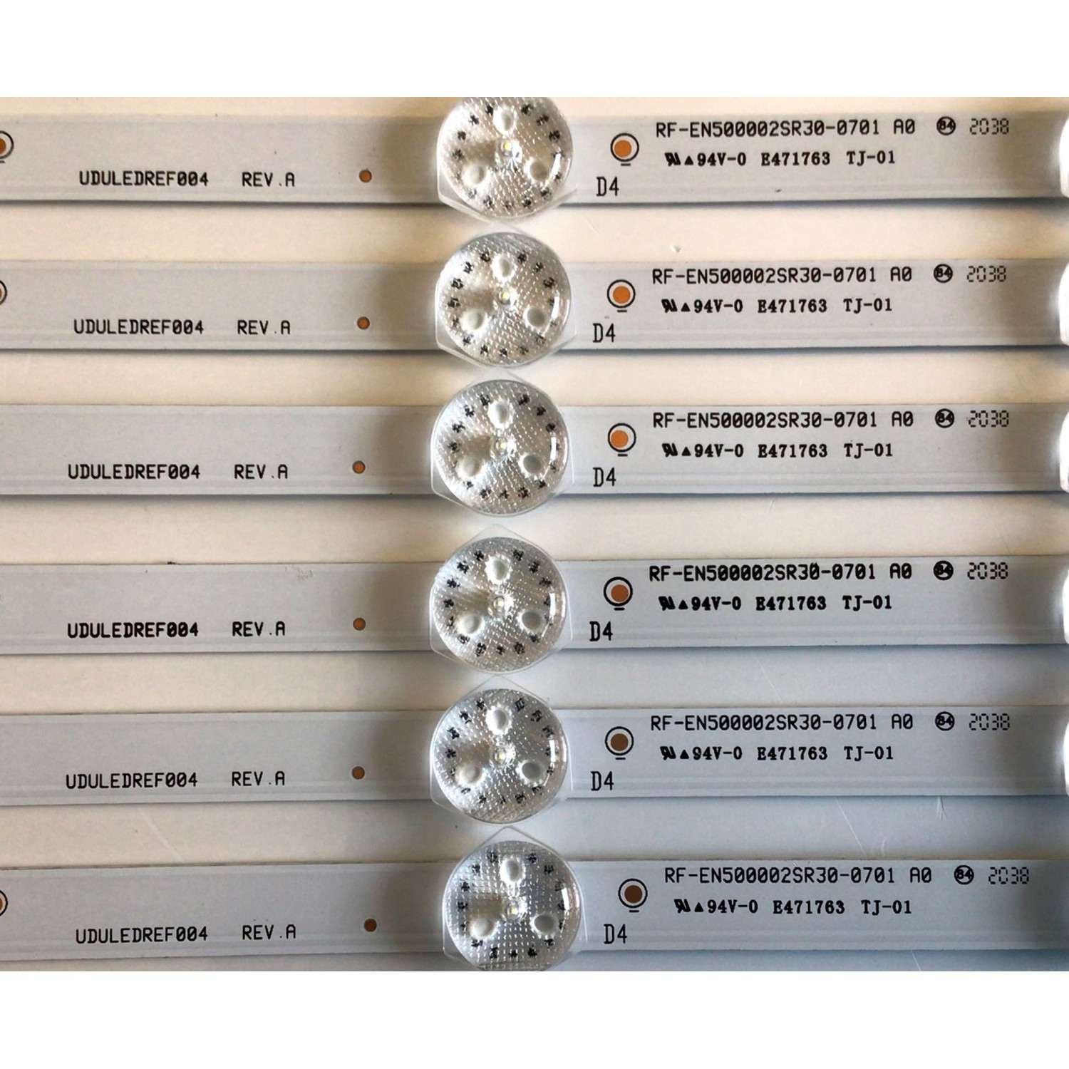 KIT DE LED'S PARA TV PHILIPS / (6 PIEZAS) / NUMERO DE PARTE UDULEDREF004 / RF-EN500002SR30-0701  A0 / UDULEDREF004  REV.A / 50W7S1P / MODELO 50PFL5604/F7  A - Imagen 2