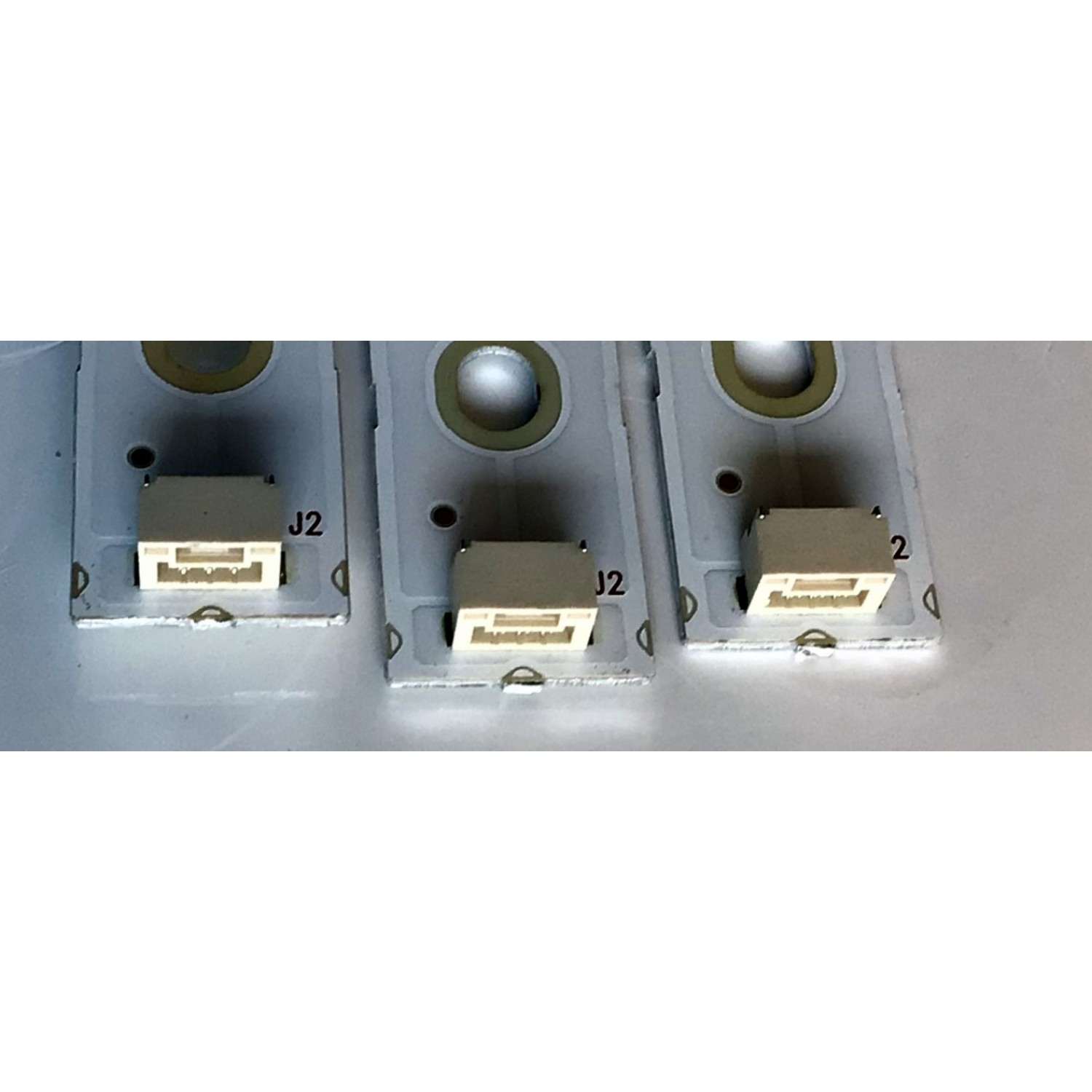 KIT DE LED'S PARA TV INSIGNIA (3 PIEZAS) / NUMERO DE PARTE 303GC430066 / 303GC430066D / GC43D08-ZC62AG-03 / GC430M47 / 70401-01223 / PANEL BOEI430WU1-01 / MODELO NS-43D420NA20 - Imagen 4