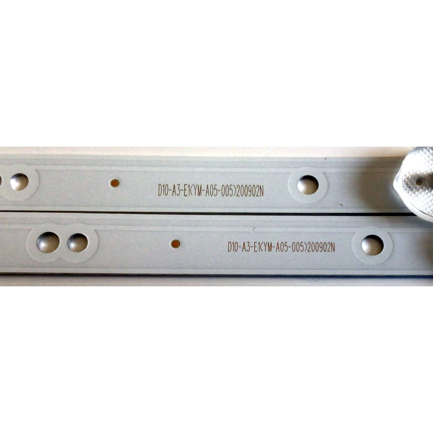 KIT DE LED'S PARA TV RCA (2 PIEZAS) / NUMERO DE PARTE HXSC32DA2A / HXSC32DA2A-V02 / TV23110002 / D10-A3-EKYM-A05-005)200902N / PANEL LSC320AN10-H07 / MODELO RLDED3258A - Imagen 3