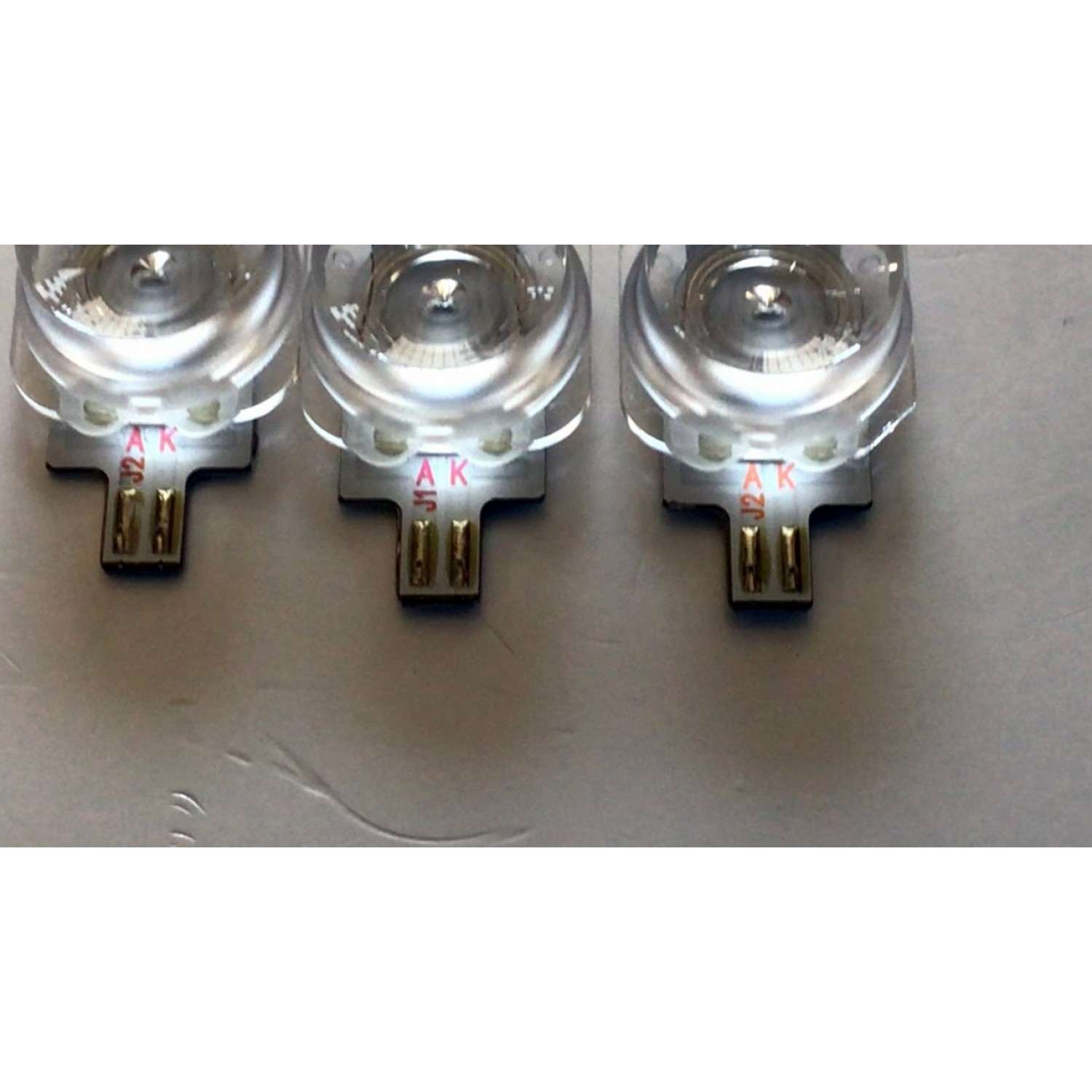 KIT DE LEDS ORIGINAL PARA TV WESTINGHOUSE 3 PIEZAS / NUMERO DE PARTE 30342008210E / LED42D08A-ZC26AG-01E / 42000M57 / PANEL V430DJ1-Q01 REV.C1 / DISPLAY CC430PV2D VER.03 / MODELOS WR43UX4019 / LT-43MAW605 - Imagen 4