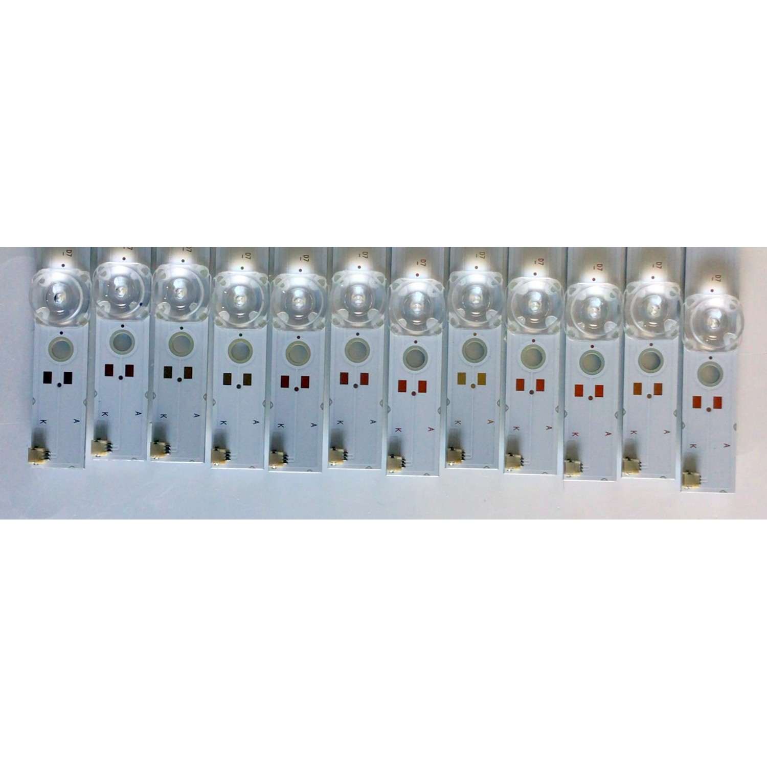 KIT DE LED'S PARA TV PHILIPS (12 PIEZAS) NUMERO DE PARTE 303HX750001E / HFSX75D07-ZC23AG-03E / HX750M06 / PANEL BOEI750WQ1-N9D / MODELOS 75PFL5604/F7A / 75PFL5704/F7 - Imagen 3