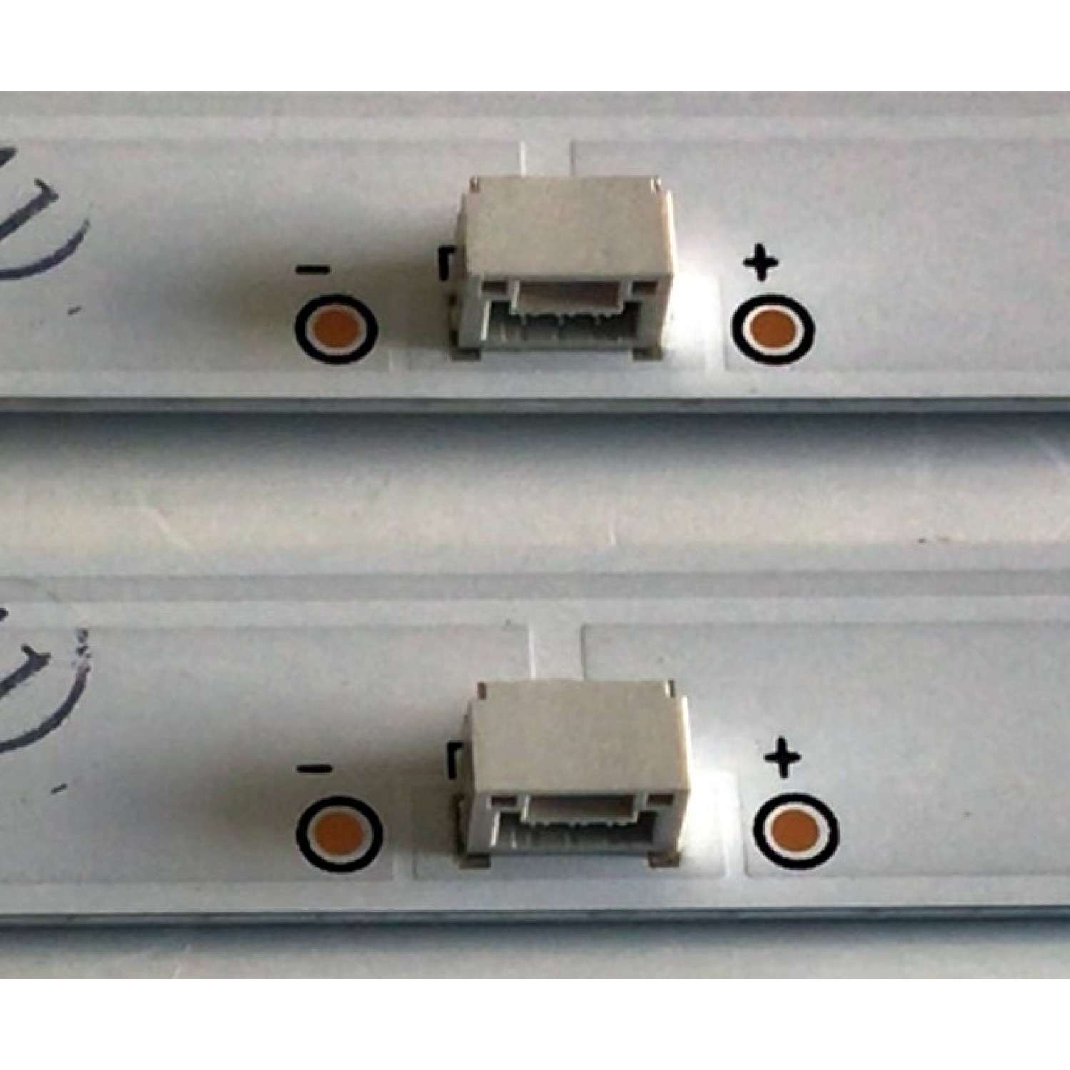 KIT DE LED'S PARA TV LG (2 PIEZAS) NUMERO DE PARTE RF-EG320029SE30-0601 / RF-EG320029SE30-0601  A1 / 70401-00658 / 344761000414000 / 2A30291  DA323 / PANEL BOEI320WX1-01 / MODELOS 32LM505BBUA.CUSFLH / 32LM500BPUA.CUSFLH - Imagen 4