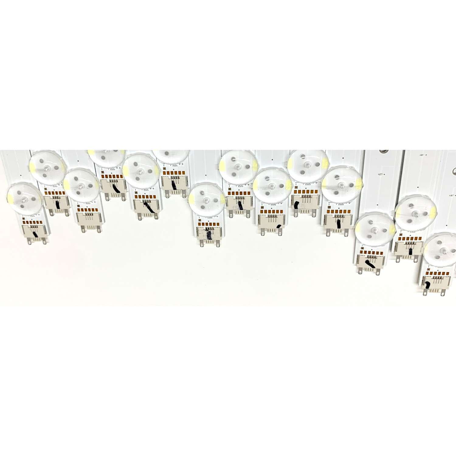 KIT DE LED'S PARA TV SAMSUNG (48 PIEZAS) / NUMERO DE PARTE BN96-49572A / V9Q8-820SM0-R0 / 49572A / PANEL CY-TR082FLLVH4 / MODELOS QN82Q80 / QN82Q80RAFXZA / QN82Q80RAFXZA FA01 - Imagen 3