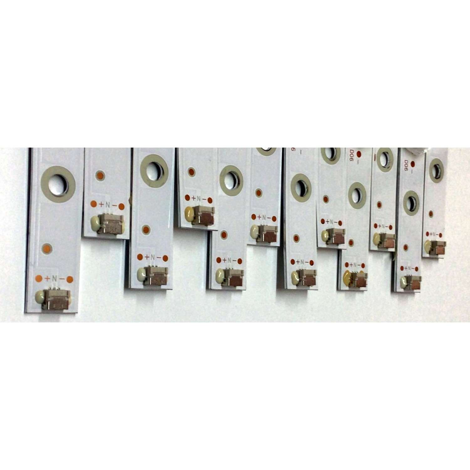 KIT DE LED'S PARA TV ONN (12 PIEZAS) / NUMERO DE PARTE M08-TP65030-0601N-4270A / 210BZ06D0B336BP01S / 00W1PXY4B0YY / 19095 / PANEL TPT650J1-QUBF90.K REV:9WP0B / MODELO ONA65UB19E07 - Imagen 4