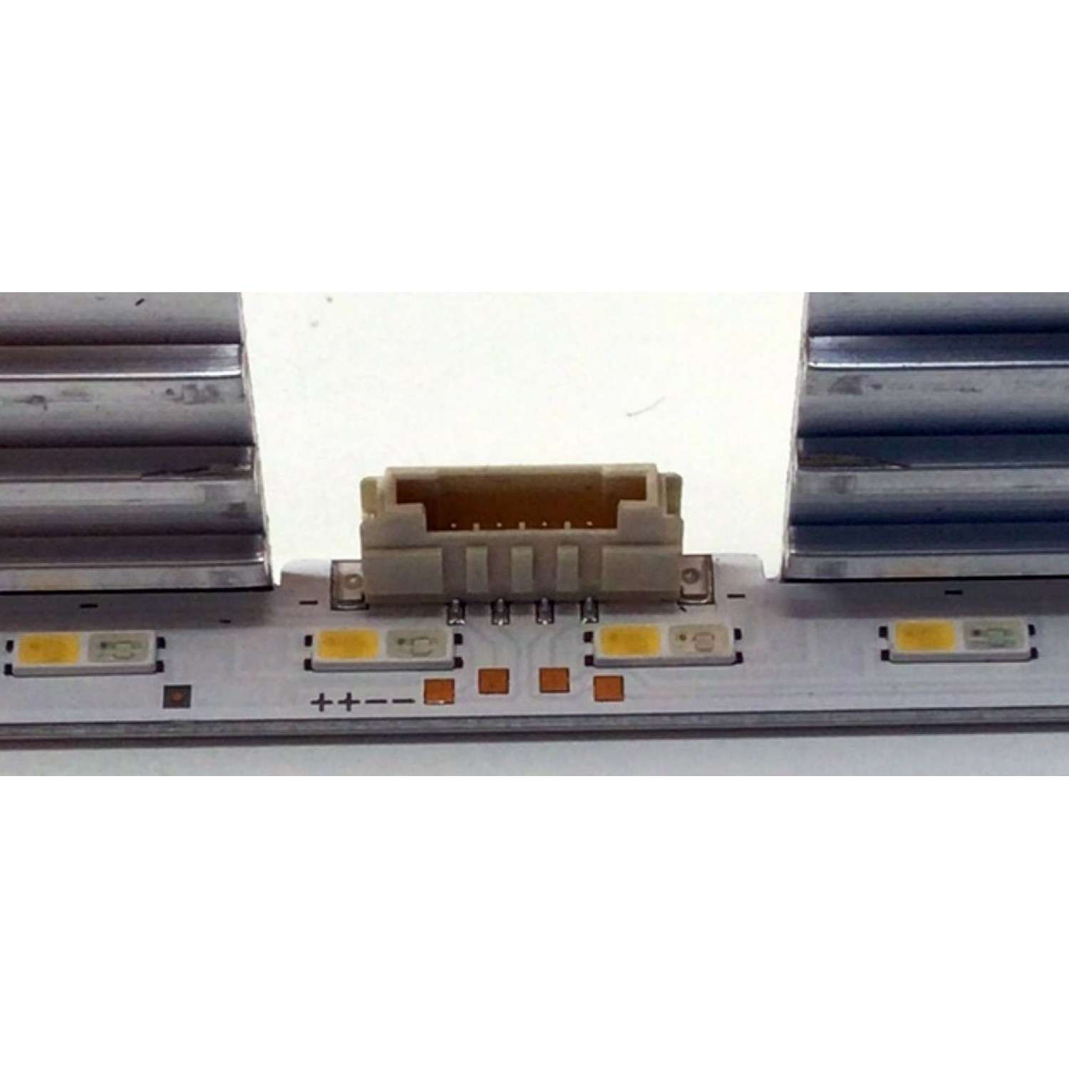 LED PARA TV SAMSUNG / NUMERO DE PARTE 50383A / BN96-50383A / V0T6-550SM0-R0 / E251781 / BN61-16159A #002 / PANEL CY-RT055FGLV3H / MODELO QN55Q70 / QN55Q70TAFXZA FB03 / (MEDIDAS 1.20M x 15CM) - Imagen 5