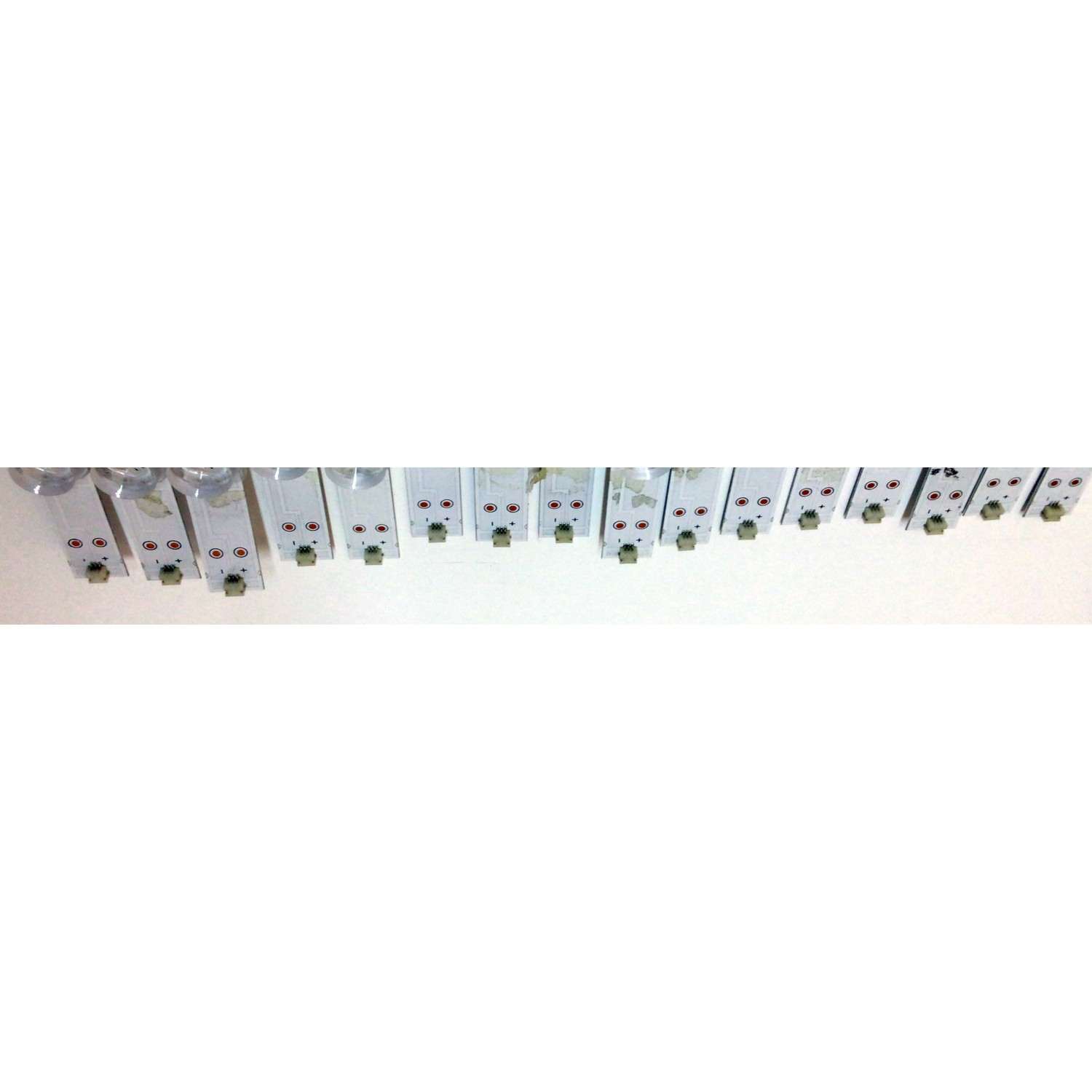 KIT DE LED'S PARA TV VIZIO (16 PIEZAS) / NUMERO DE PARTE SVB750A98 / LB7000J V4_05 / F75JL63030061607B / SSC-F75JL63030061607B-REV1.4 / E511747 / 70401-01274 / 150M0364D21021 / PANEL BOEI750WQ1 / MODELOS V755-J04 / V755-J04 LBNFE5KX / V755-J04 LBNFE5LX - Imagen 4