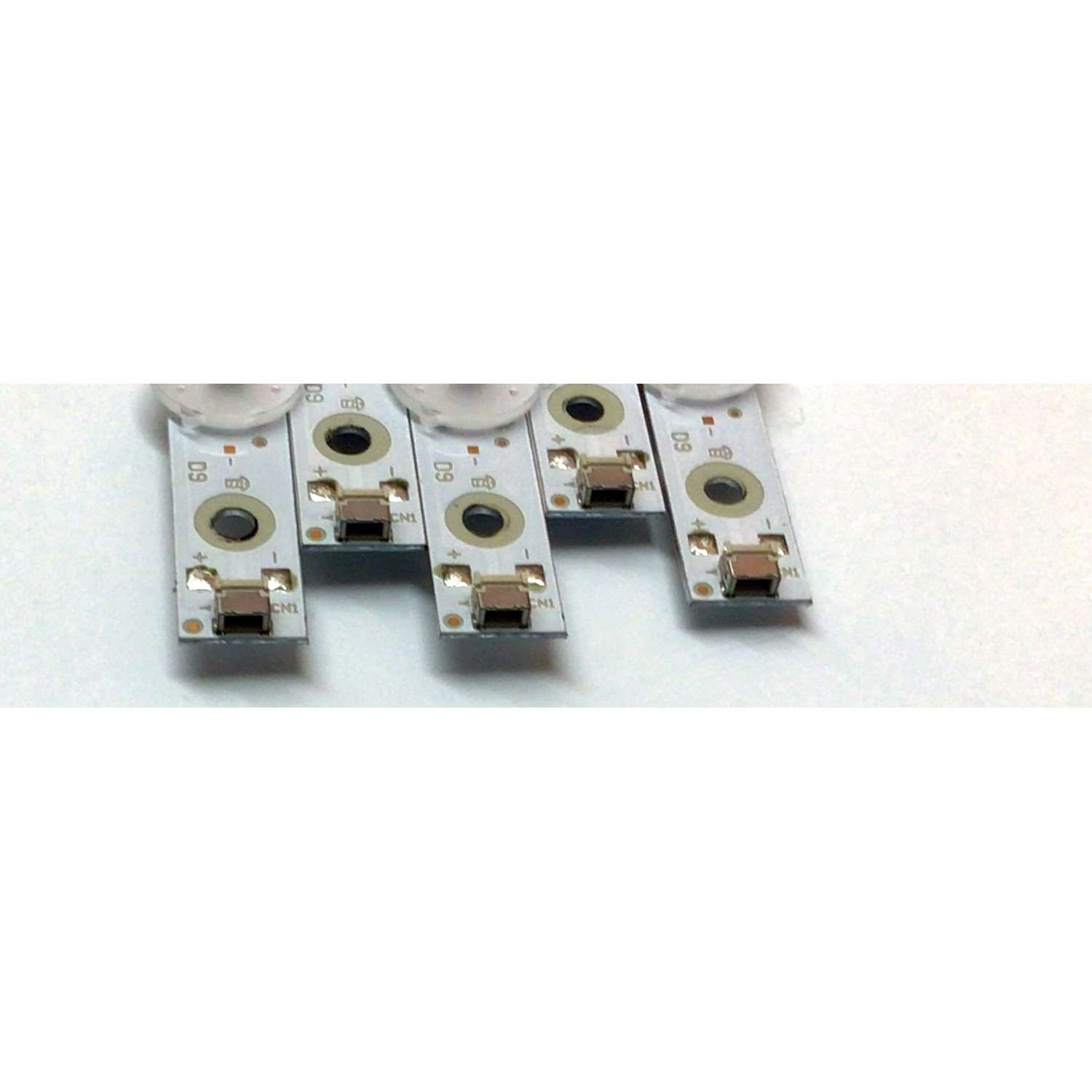 KIT DE LED'S PARA TV INSIGNIA (5 PIEZAS) / NUMERO DE PARTE LBM550M0901-TV-2 / LBM550M0901-TV-2(HF)(0) / 210BZ09D0B33LBM0AE / 21143 / PANEL TPT550WR-QUBF70.K REV:SDWP2K / MODELO NS-55F301NA22 - Imagen 4