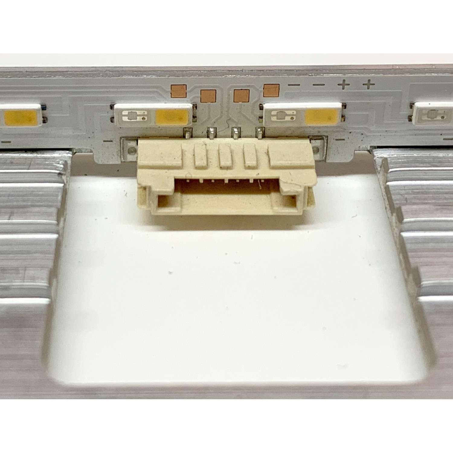 LED PARA TV SAMSUNG QLED / NUMERO DE PARTE BN96-50381A / V0T6-430SM0-R0 / 50381A / PANEL CY-RT043HGEV1H / MODELO QN43LS03 / QN43LS03TAFXZA / QN43LS03TAFXZA BA01 / ((MEDIDAS 93CM x 20CM)) - Imagen 2