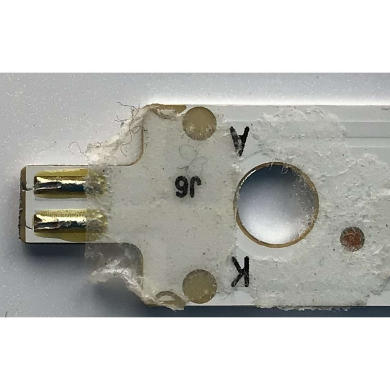 KIT DE LEDS ORIGINAL PARA TV ONN 9 PIEZAS NUMERO DE PARTE 30350004005E / LED50D04A-ZC26AG-02E  / 50000M61S / PANEL'S T500QVN04.1 / CC500PV3D / MODELO 100012585 50" - Imagen 2