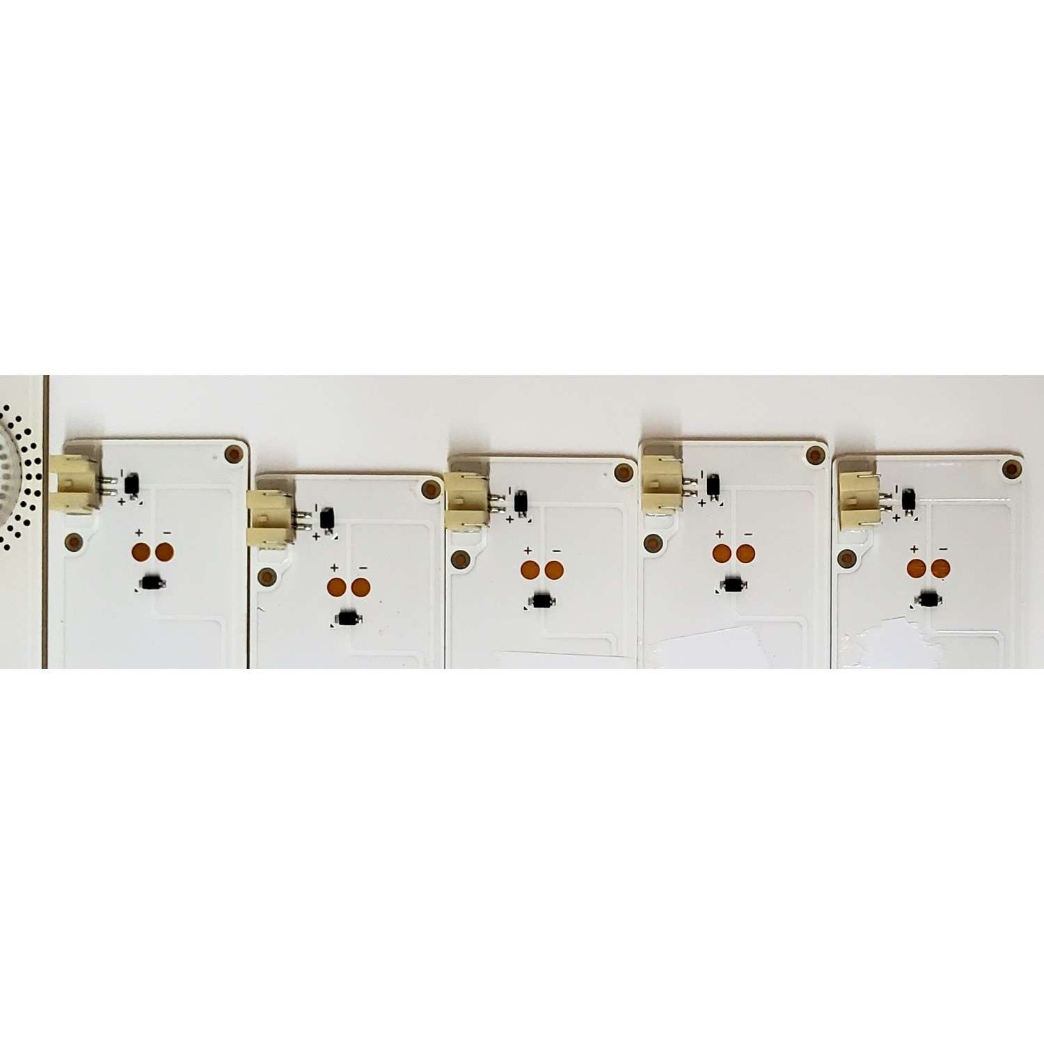 KIT DE LED'S PARA TV SONY ((10 PIEZAS)) / NUMERO DE PARTE SVG600A13 / SVG600A13_REV06_L-TYPE_140513 / SVG600A13_REV06_R-TYPE_140513 / 60D3503V1W5C1B57317M / 60D3503V1W6C1B66917M / 20210324 / PANEL S600FHB-1 / MODELO KDL-60R510A - Imagen 3
