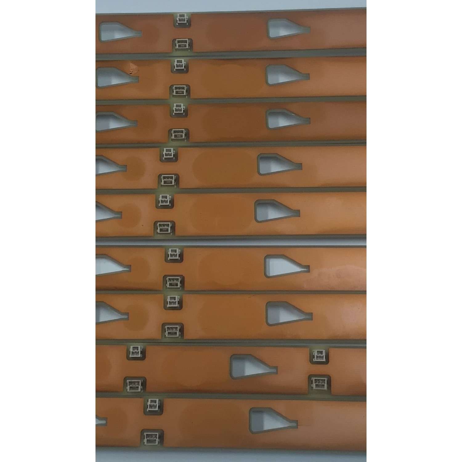 KIT DE LEDS PARA TV TCL ORIGINAL 9 PIEZAS / NUMERO DE PARTE TMT_48S4600_3030C / TMT_48S4600_3030C_8S1P / TMT_48S4600_3030C_3D_9X8 / TMT_48S4600_3030C_8S1P REV.V6 / 4S1PX2 REV.V7 / PANEL LVF480ND2L / MODELO 48FS3700 / 48FS4610 / 48FS4690 / L48F3310-3D - Imagen 6