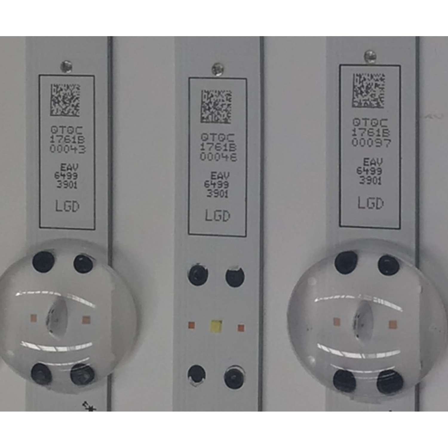KIT DE LEDS PARA TV LG ORIGINAL 12 PIEZAS / NUMERO DE PARTE EAV64993801 / EAV64993901 / LGIT_TRIDENT_82UM75_A_L / LGIT_TRIDENT_82UM75_B_L / LGIT_82UM75_R2_190626_A / LGIT_82UM75_R2_190626_B / 82UM75_REV01 / PANEL HC820DQF / MODELOS 82UN8570 / 82UM8070 - Imagen 4
