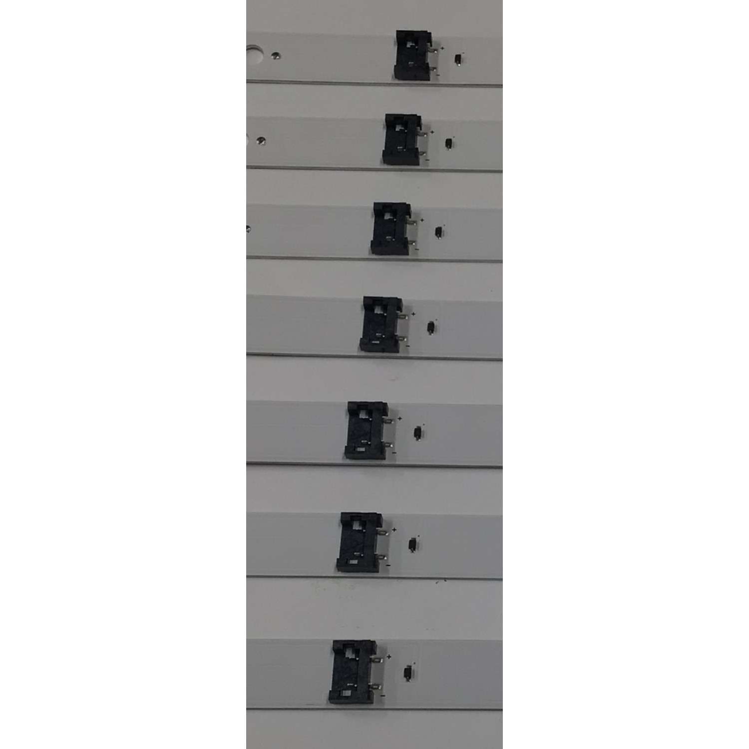 KIT DE LEDS ORIGINAL PARA TV LG 7 PIEZAS / NUMERO DE PARTE EAV65045101 / SSC_Y22.5 SLIM TRIDET_55UQ79_LGD_A_S / SSC_Y22.5 SLIM TRIDET_55UQ79_LGD_A_REV00_220518 / LGD550G7 / MKGB / 21Y1C / PANEL NC550TQG-AAKHC / MODELO 55UR7800PSB / 55UR7800PSB.BWMYLJM - Imagen 3